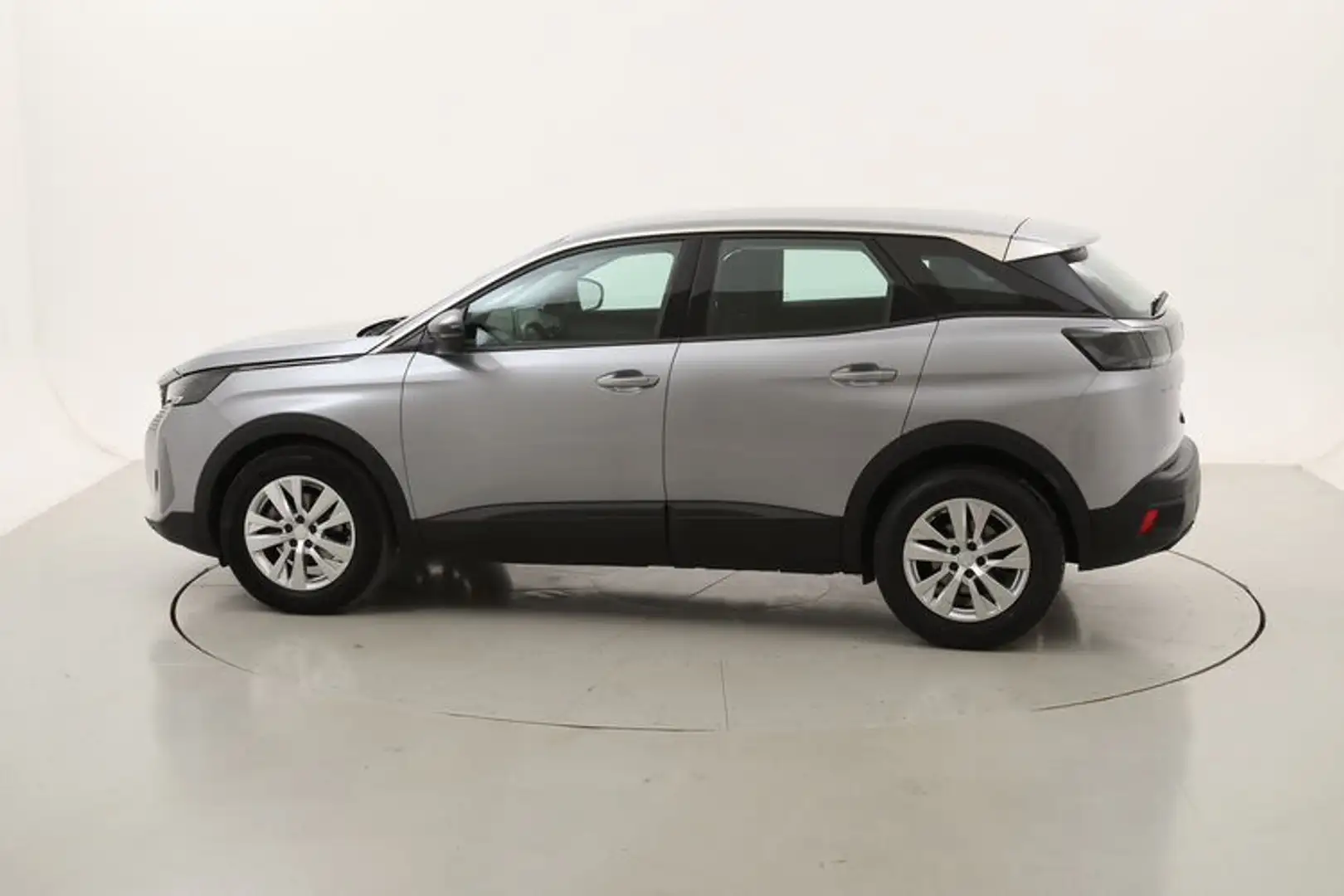 Peugeot 3008 Active Pack 1.2 Benzina 131CV Gris - 2