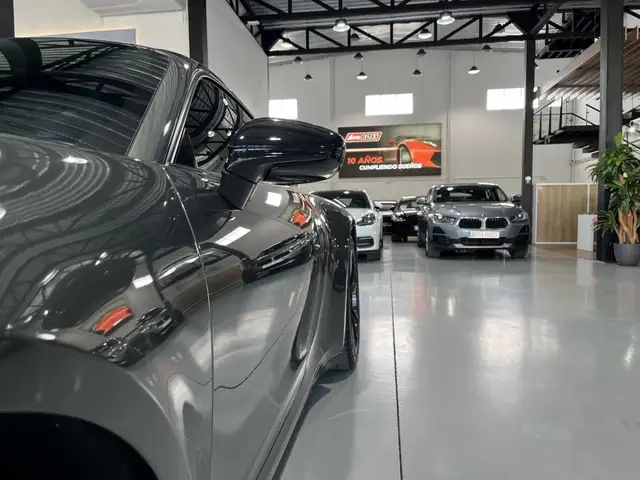 Porsche 911 view 13