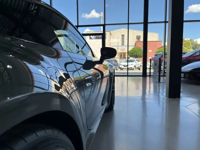 Porsche 911 view 14