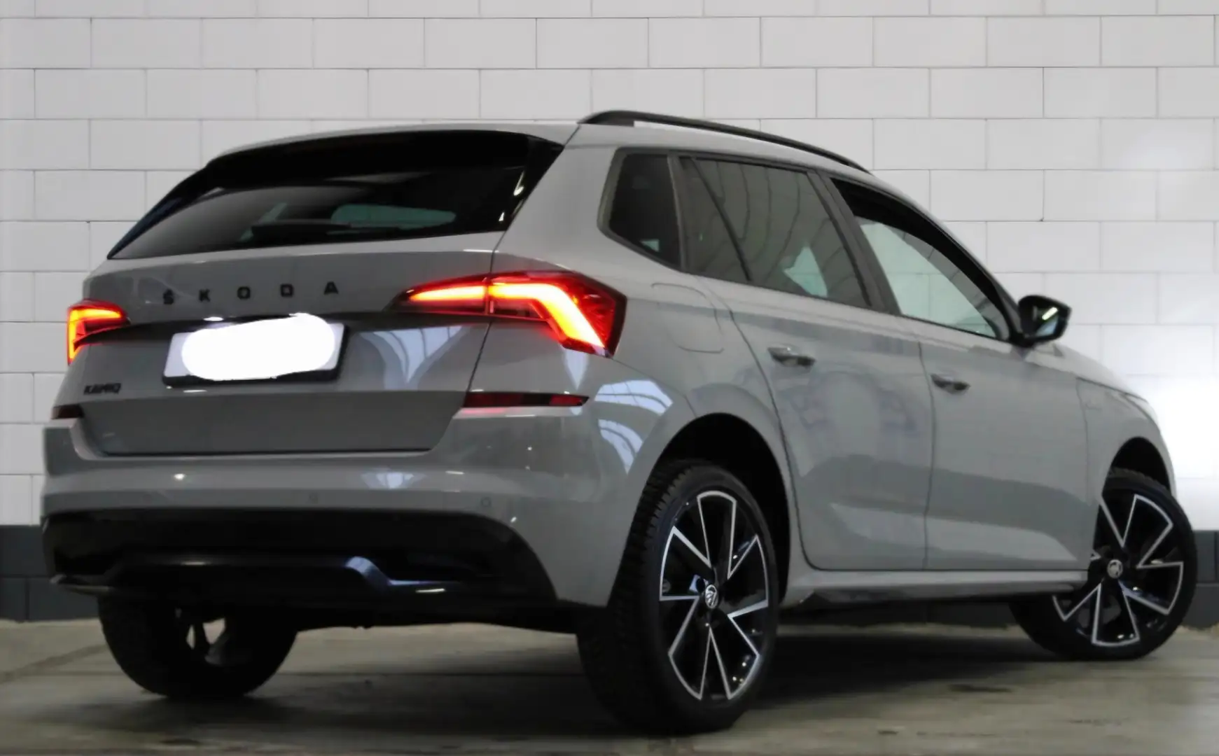 Skoda Kamiq 1.0 TSI DSG Monte Carlo | Pano Virtual kamiq Grijs - 2