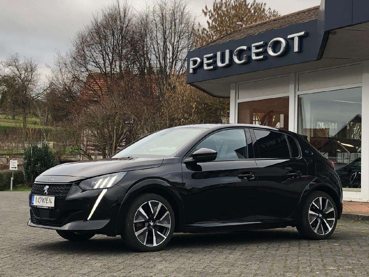 Second hand Peugeot E208 