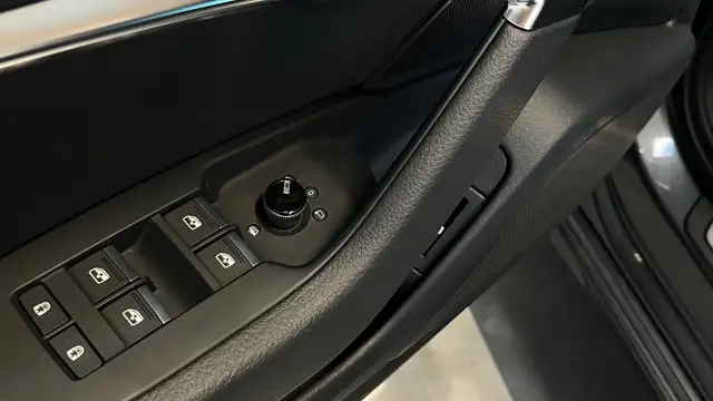 Audi A6 Avant 40TDI quattro s-line ACC AHK Matrix Virtual Ansicht 41