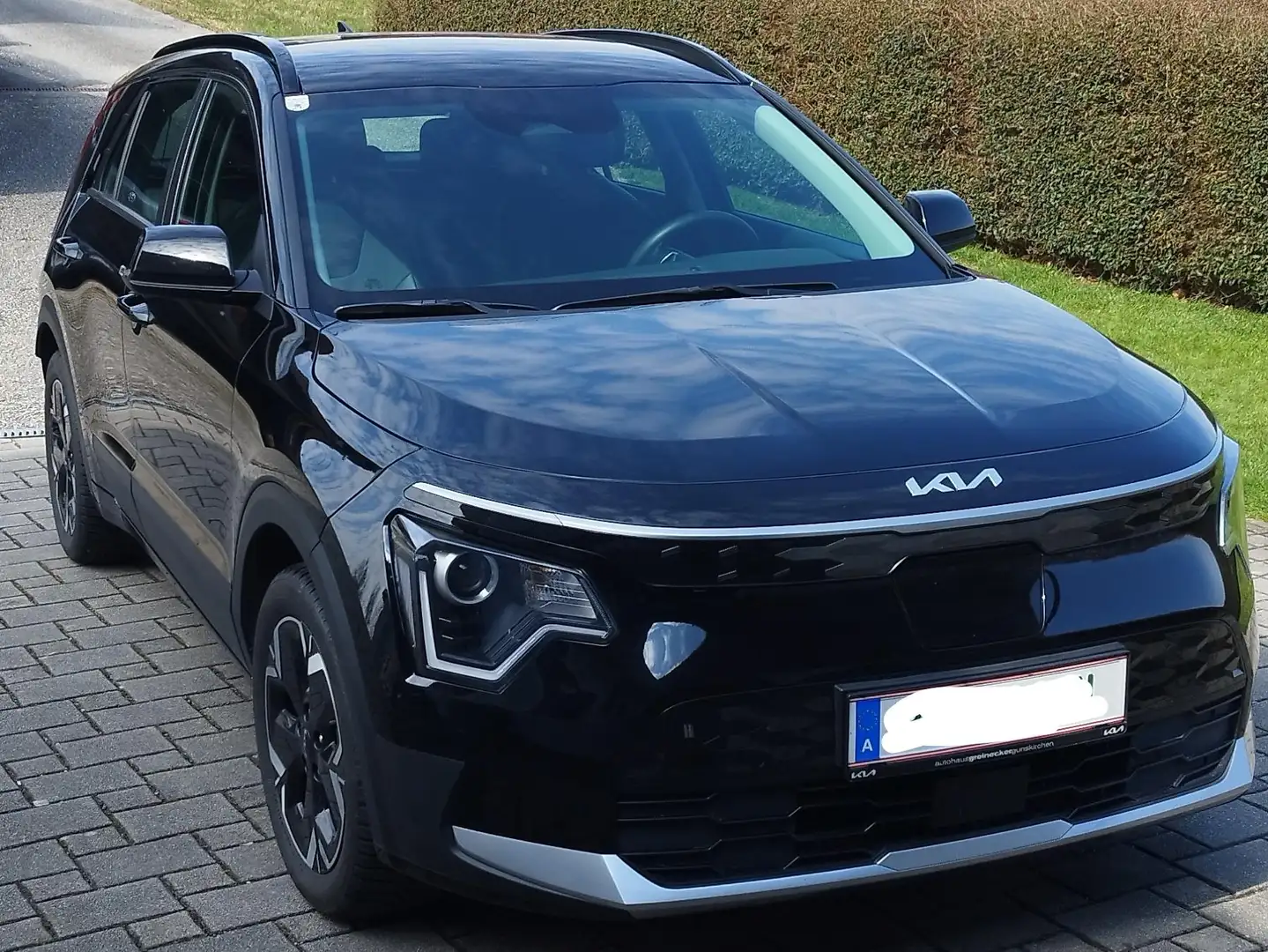 Kia e-Niro Niro EV 64kWh long Range Silber Aut. Silber Schwarz - 1