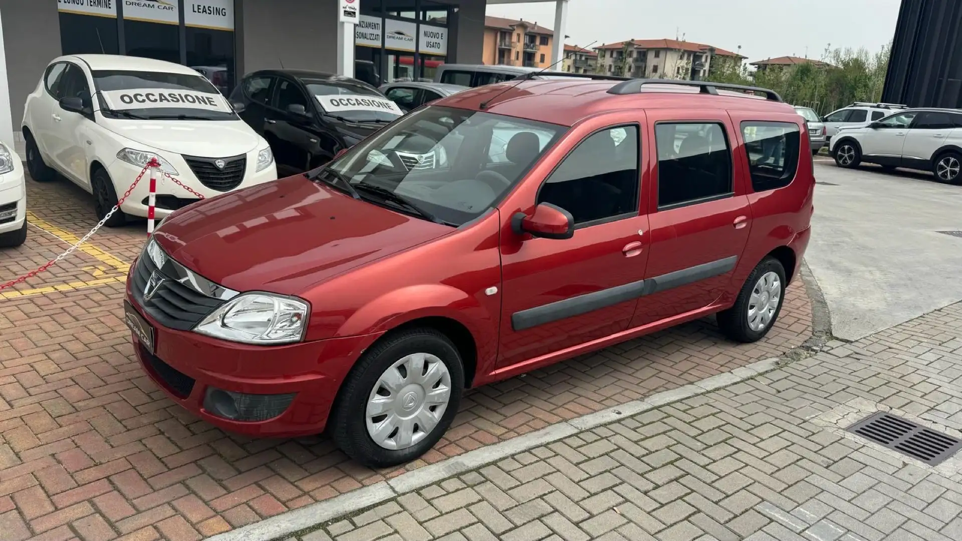 Dacia Logan Logan MCV 1.5 dci Laureate 5p NEOPATENTATI Rojo - 1