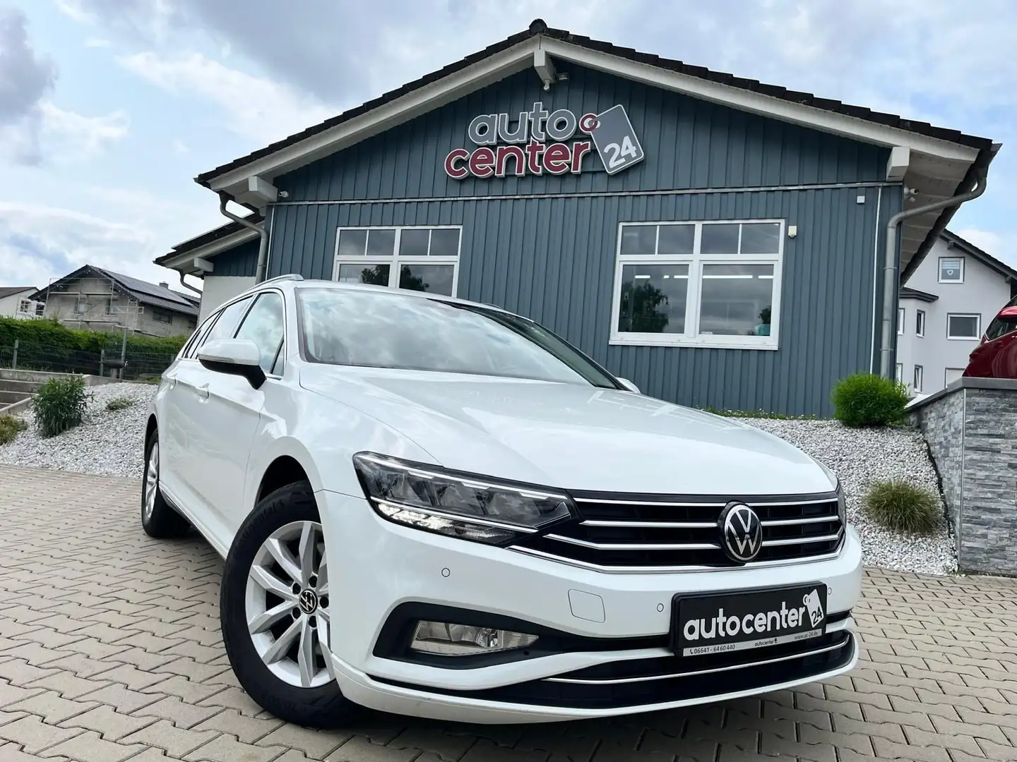 Volkswagen Passat Variant 2.0 TDI° 1.Hand°LED°DSG°Pano°Navi Blanc - 1