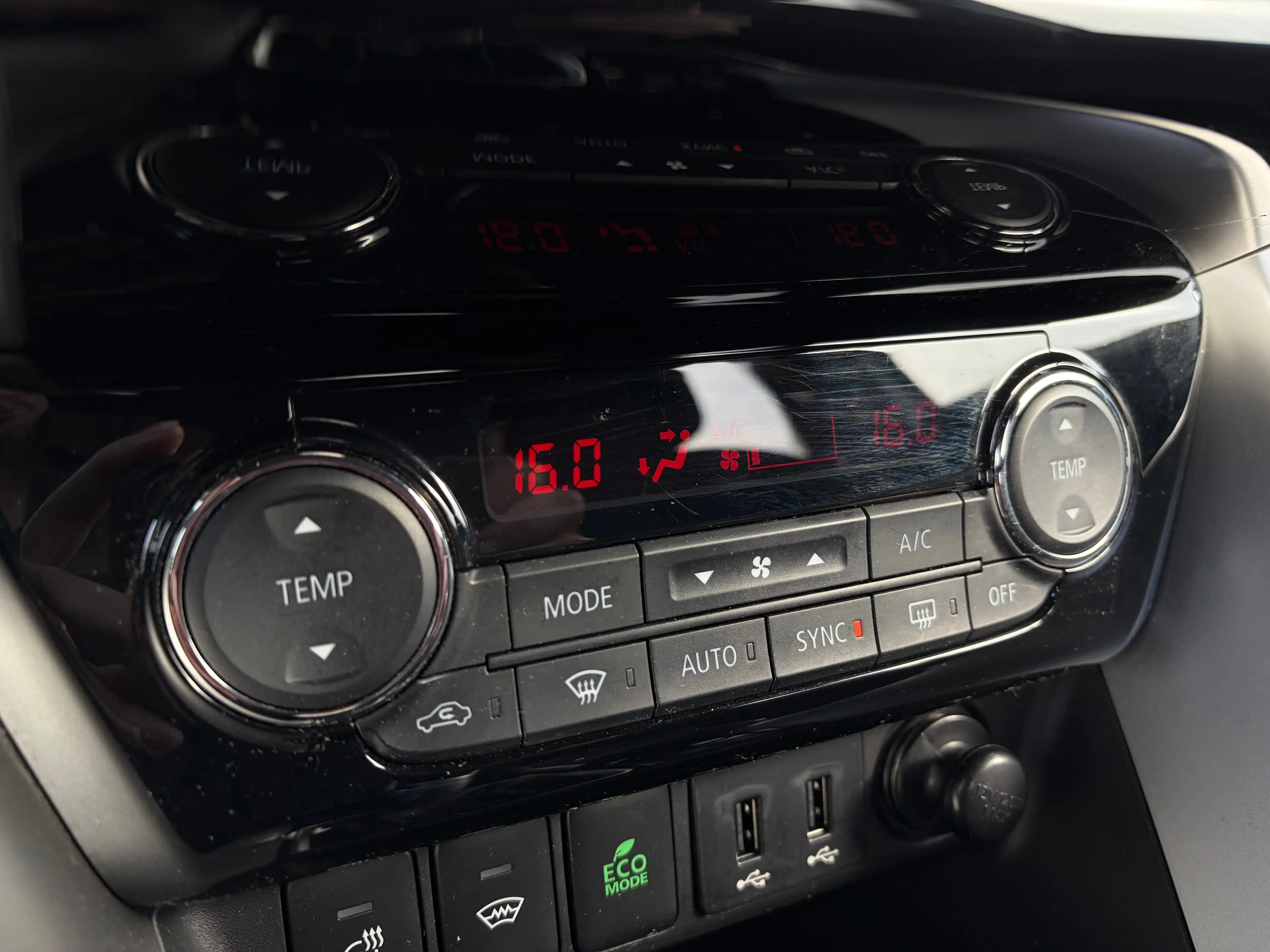 Mitsubishi Eclipse Cross 1.5 DI-T Intense | Trekhaak 1600kg geremd | Voorst — photo 14