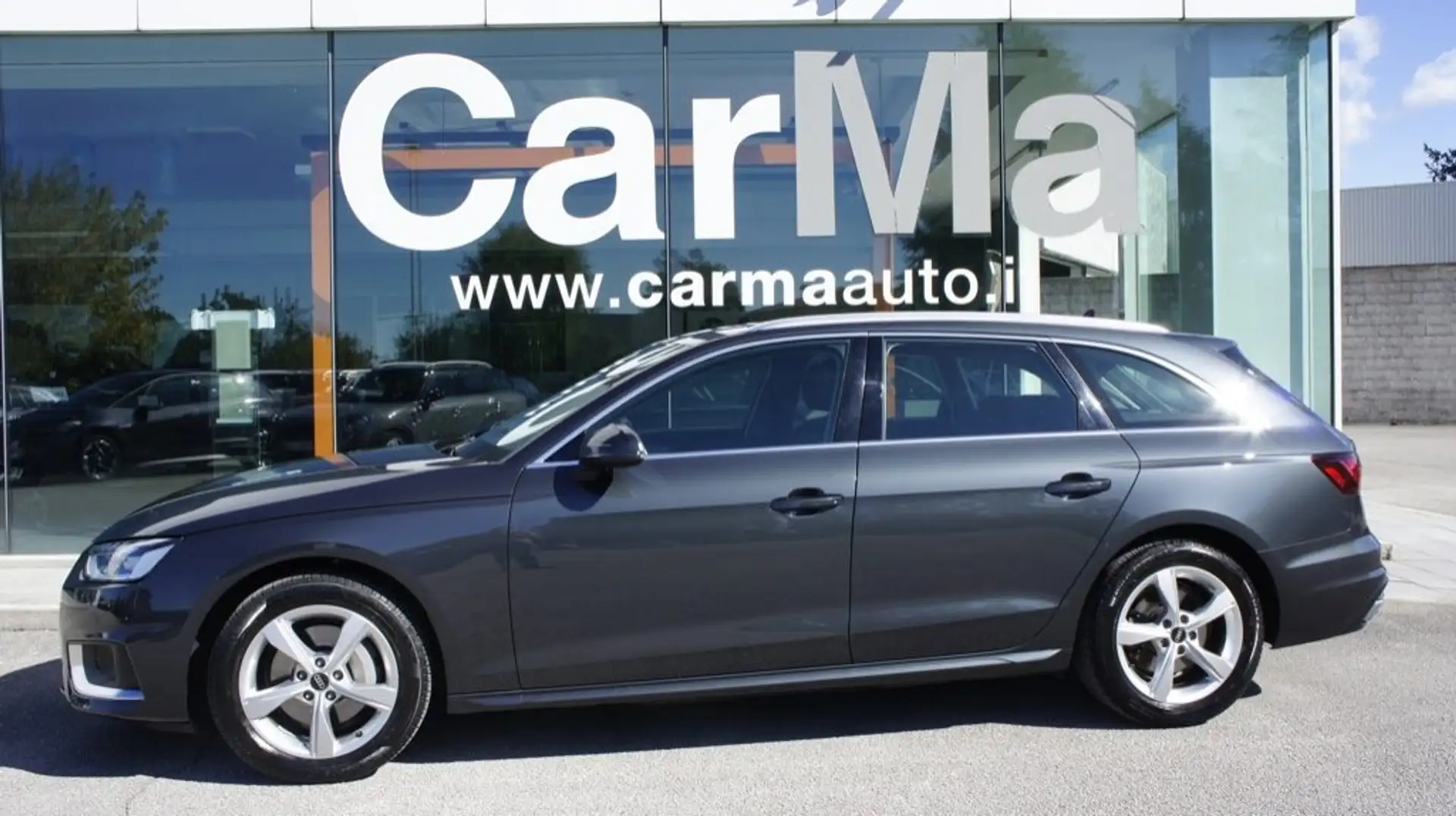 Audi A4 Avant 40 TDI S tronic Gris - 2