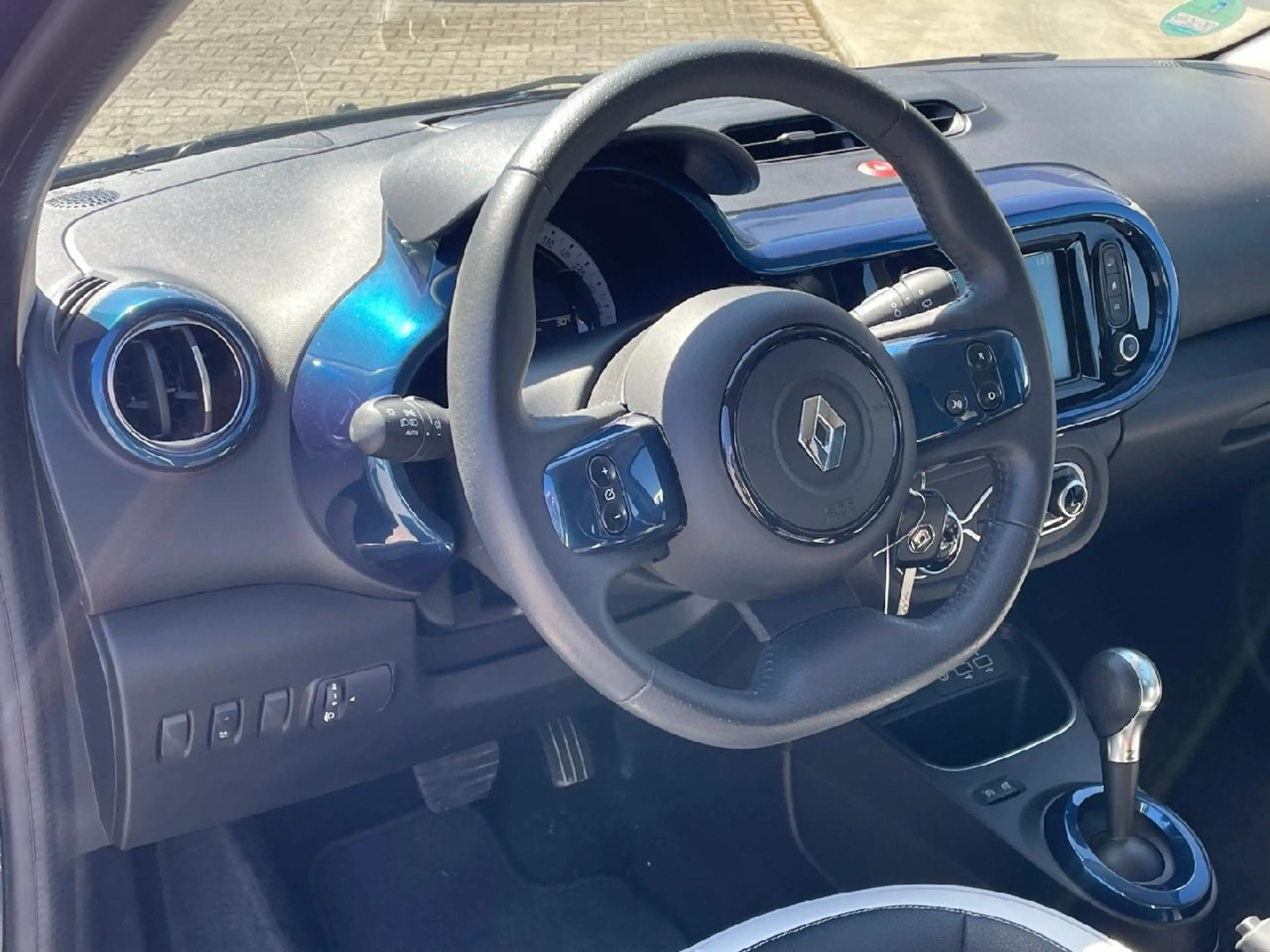 Renault Twingo Intens Electric — photo 3