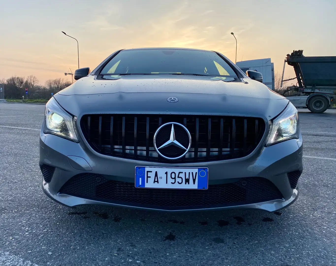 Mercedes-Benz CLA 200 CLA Shooting Brake X117 cdi Sport auto Grigio - 2