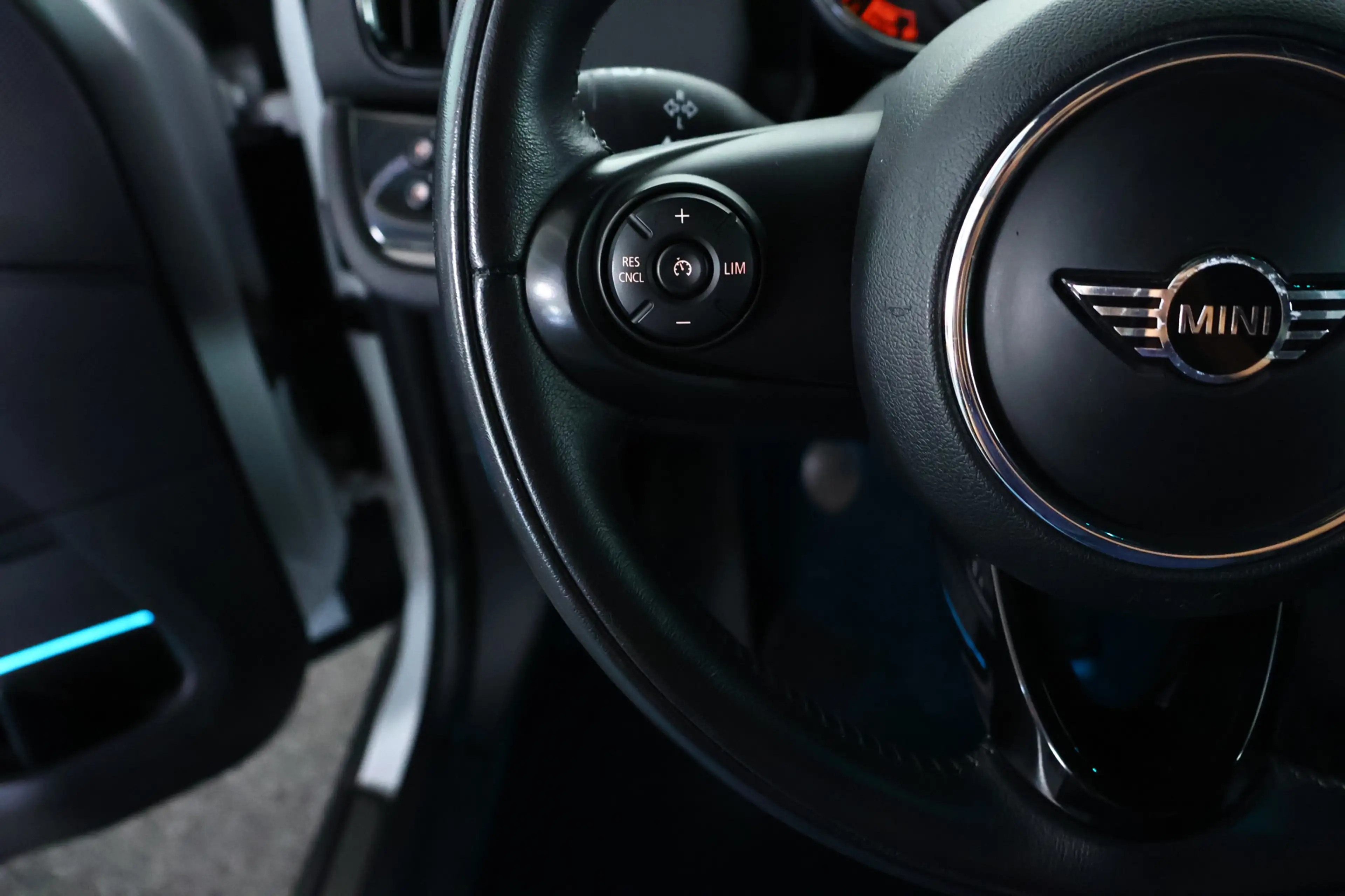 MINI One Countryman 1.5 Navi / Cruisecontrol / CarPlay / LED — photo 18