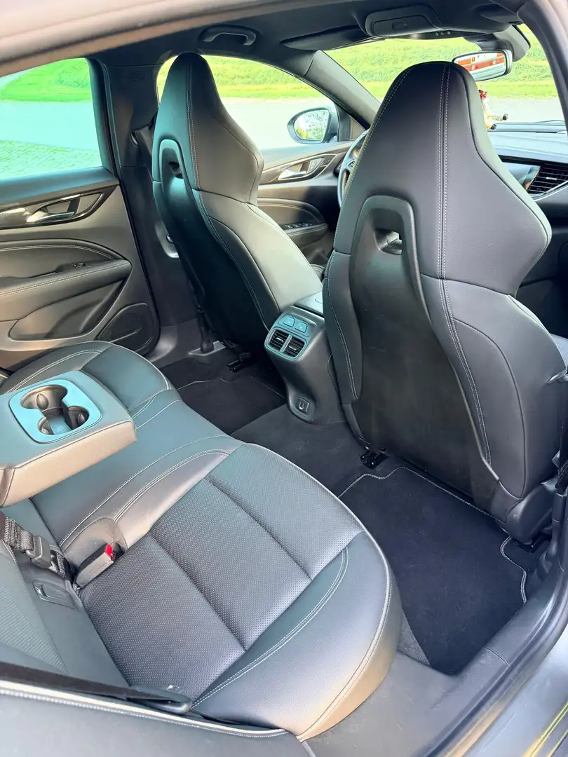 Opel Insignia GSi 4x4 Grau - 1