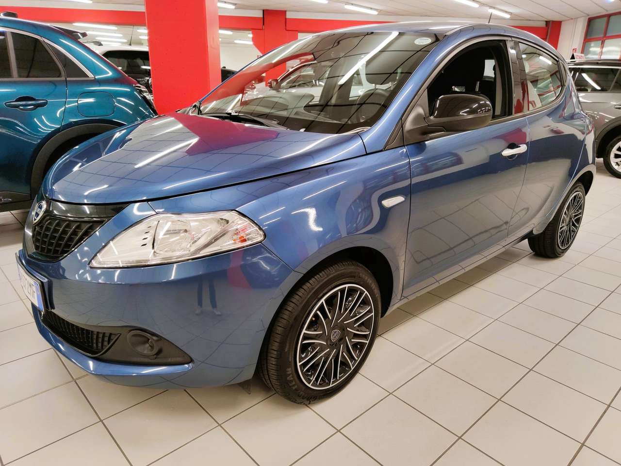 Lancia Ypsilon 1.0 70cv Hybrid Silver Plus + Car Play