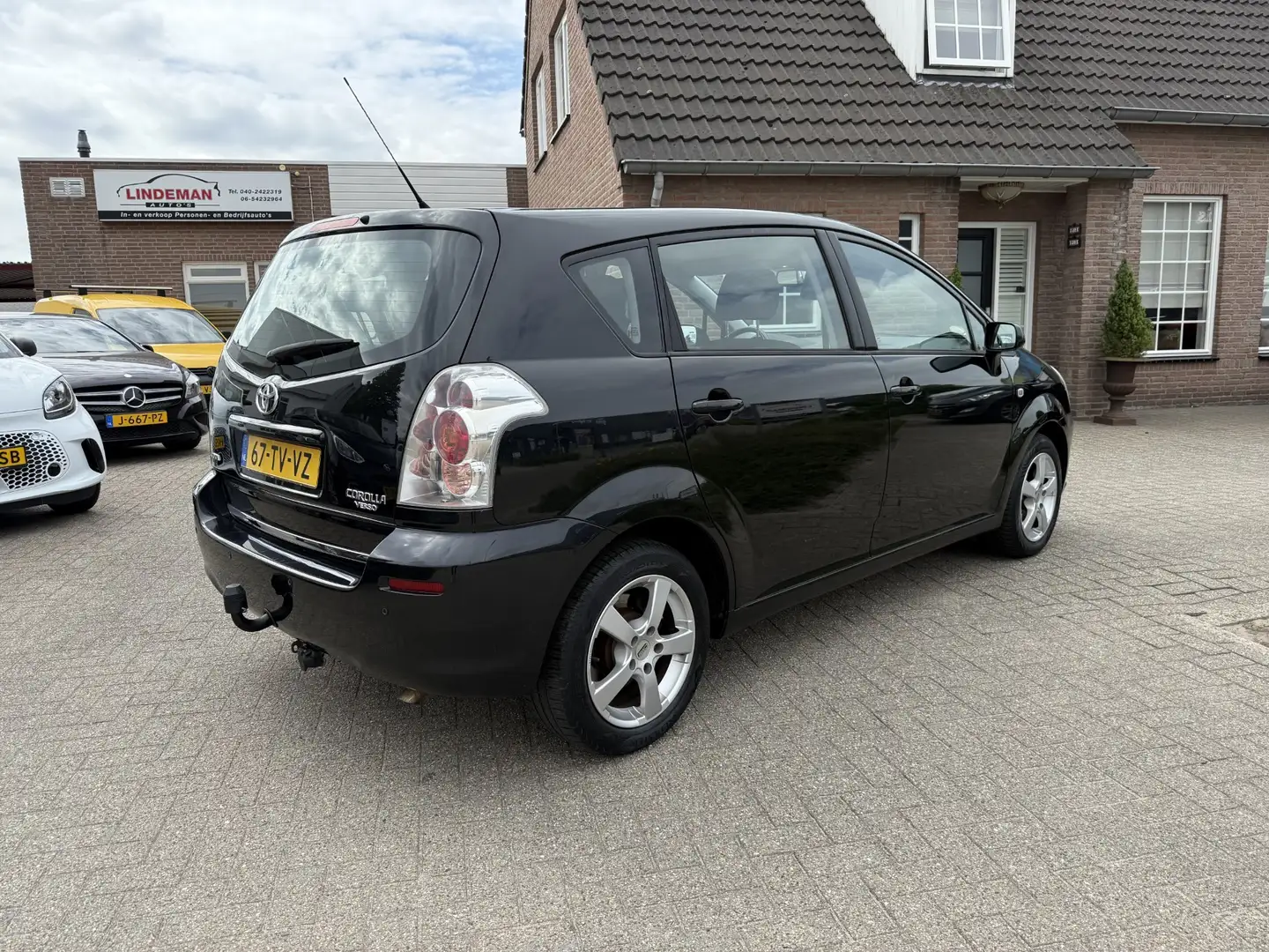 Toyota Verso 1.8 VVT-i Automaat 7-Pers Navigatie Airco Org. Ned Zwart - 2