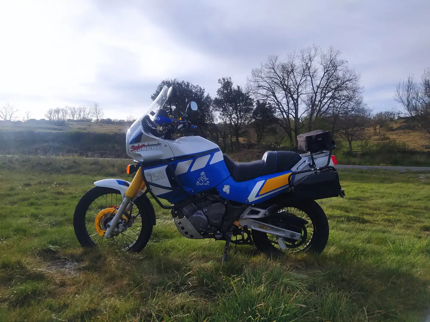 Yamaha XTZ 750 Súper Teneré Azul - 2