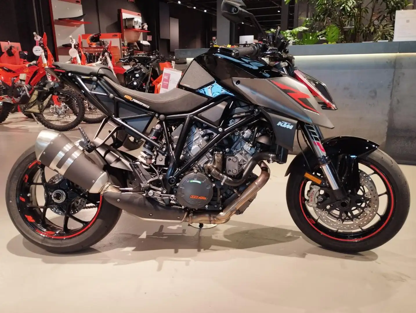 KTM 1290 Super Duke R R Arancione - 1