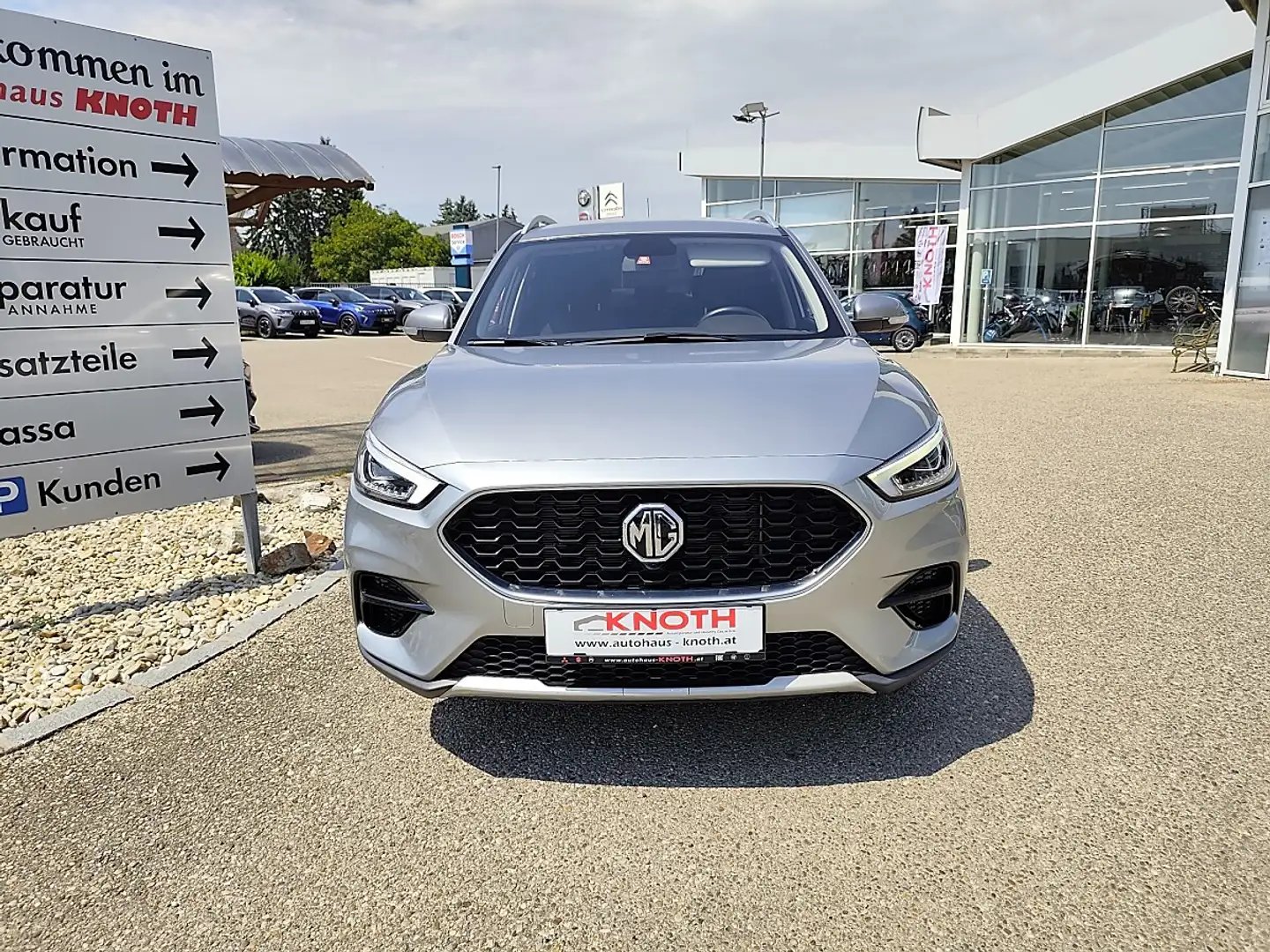 MG ZS 1.5 VTi Comfort Silber - 2