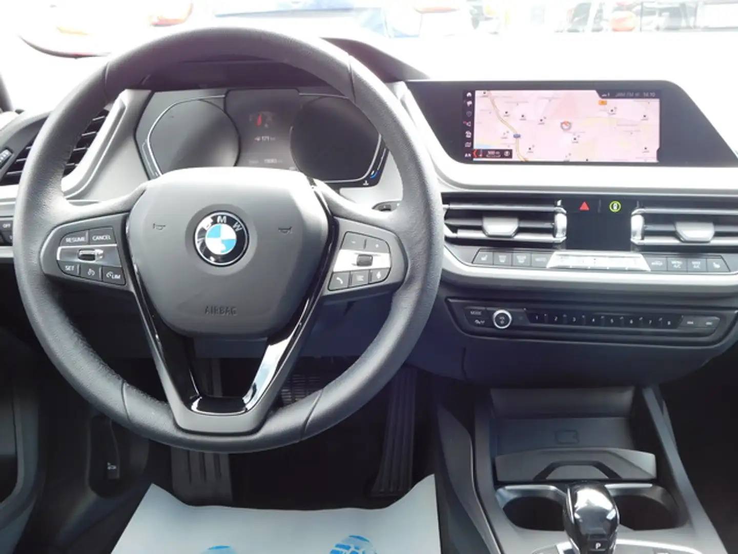 BMW 118 i AUTOM NAVI KLI StHZ PDC LM 1.HAND Head-Up Blanc - 2