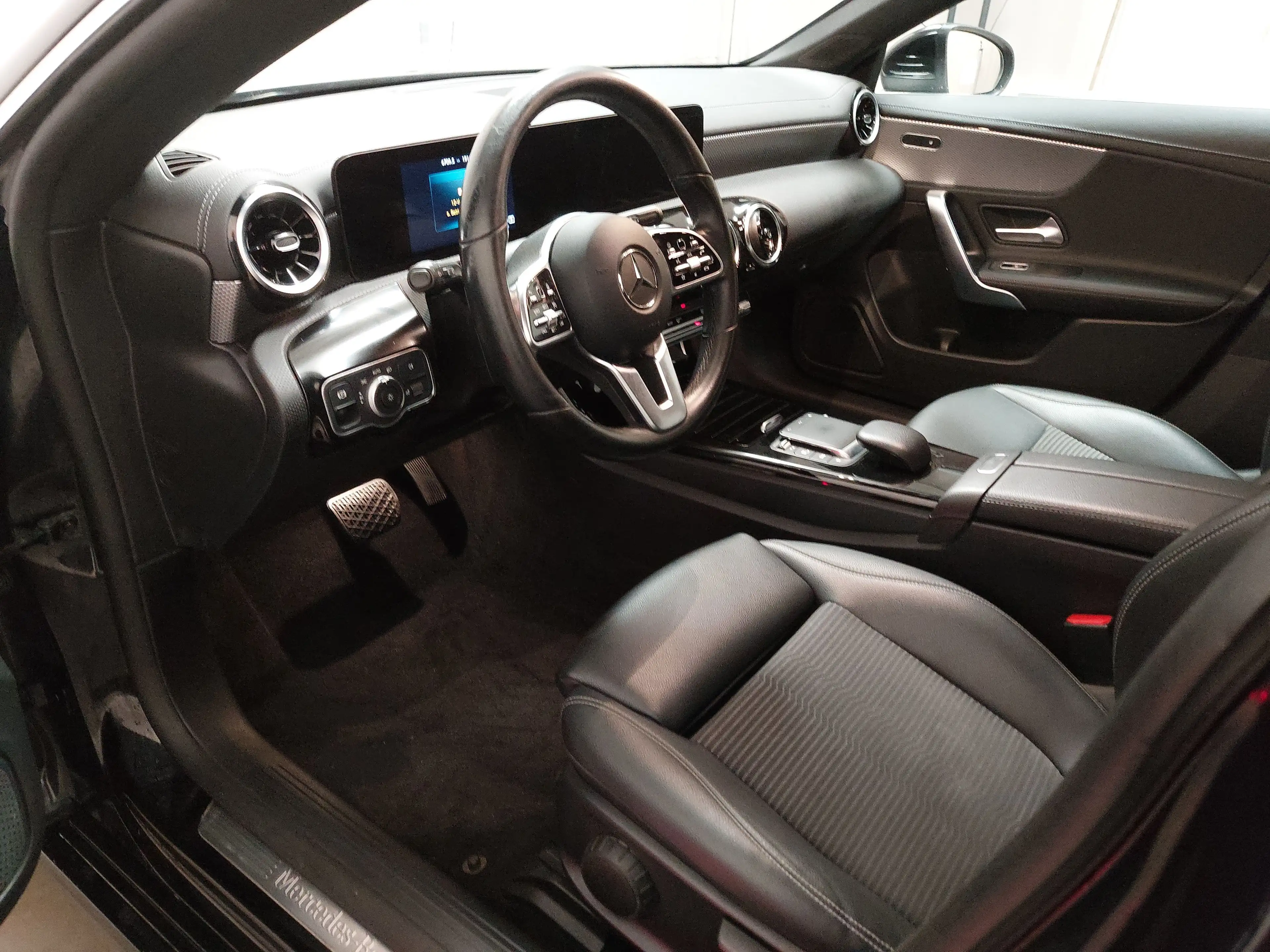 Mercedes-Benz CLA 220 CLA 220 SB NAVI KLIMAAUT LED RADIO TEMPO SHZ HUD AHK KAMERA RFK — photo 6