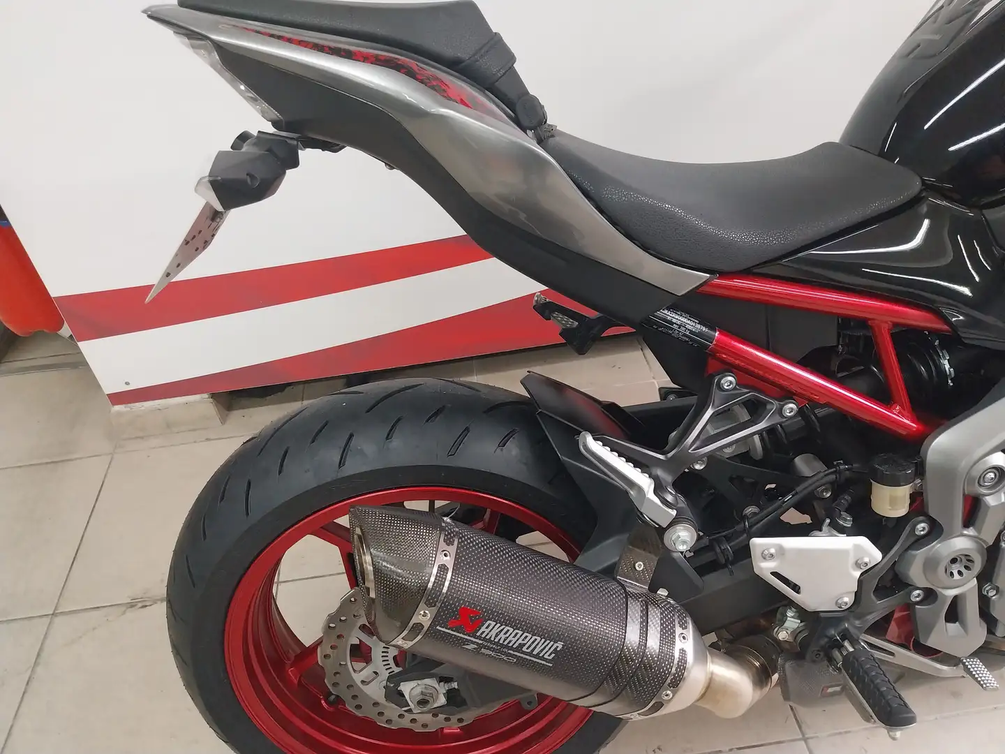 Kawasaki Z 900 Gri - 2