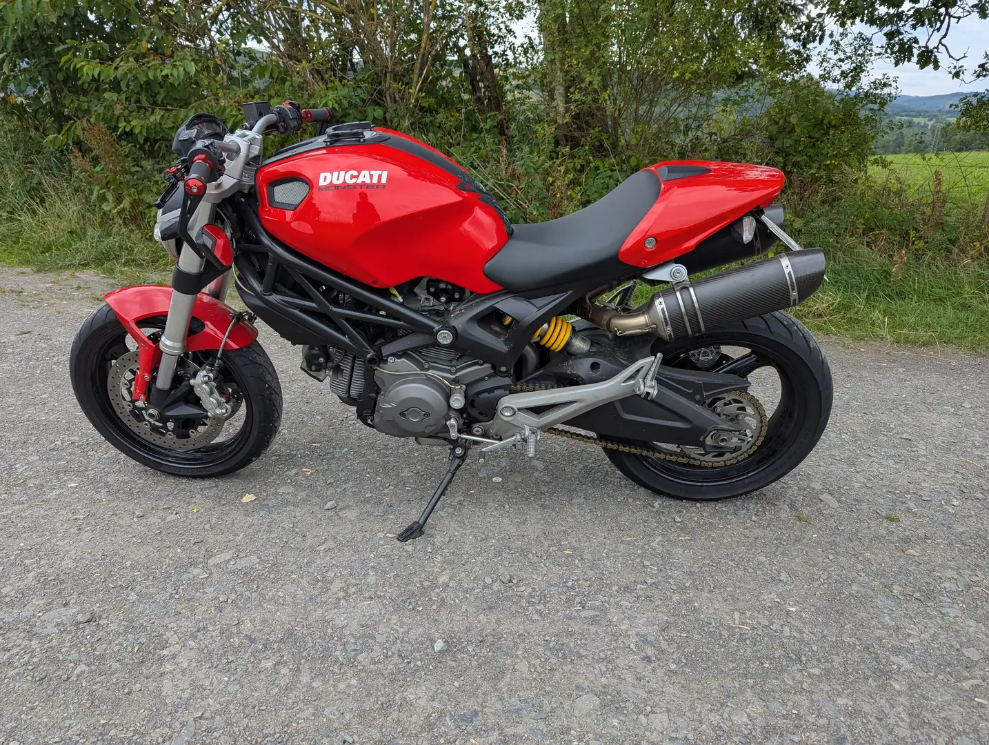 Ducati Monster 696 Roşu - 2