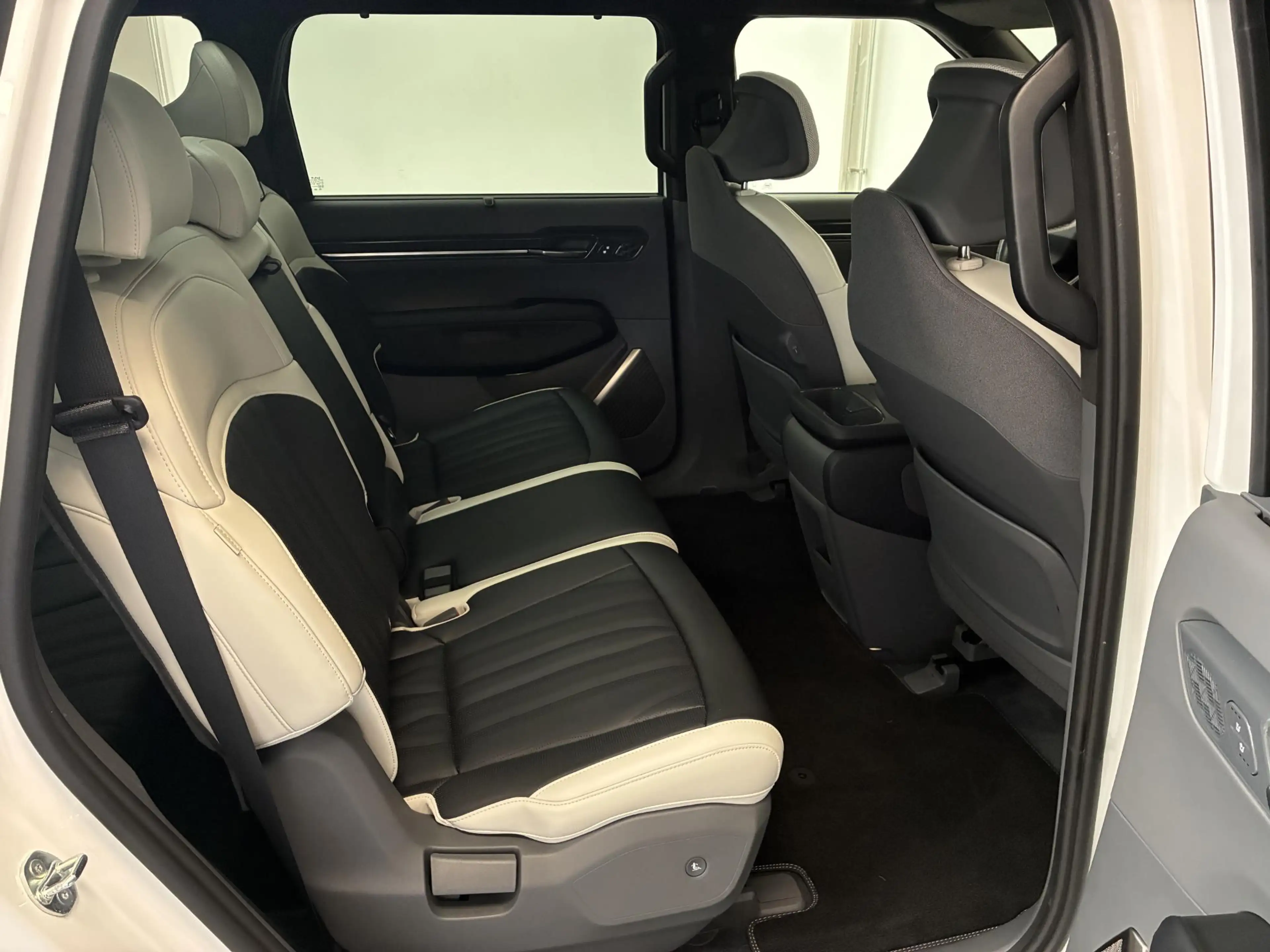 Kia EV9 Launch Edition GT-Line AWD 99.8 kWh | 7-ZITS | 100 — photo 18