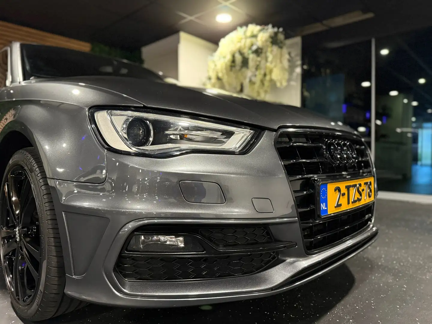 Audi A3 Sportback 1.4 TFSI Ambition Pro Line S g-tron S-LI Grijs - 2