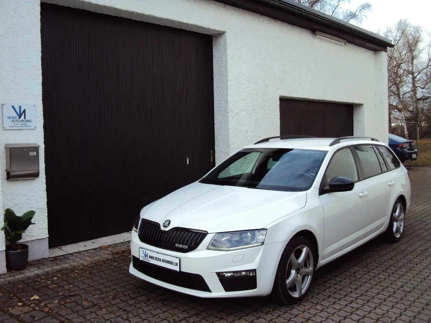 Skoda Octavia Combi RS DSG Black Design Leder Navi AHK Blanc - 1