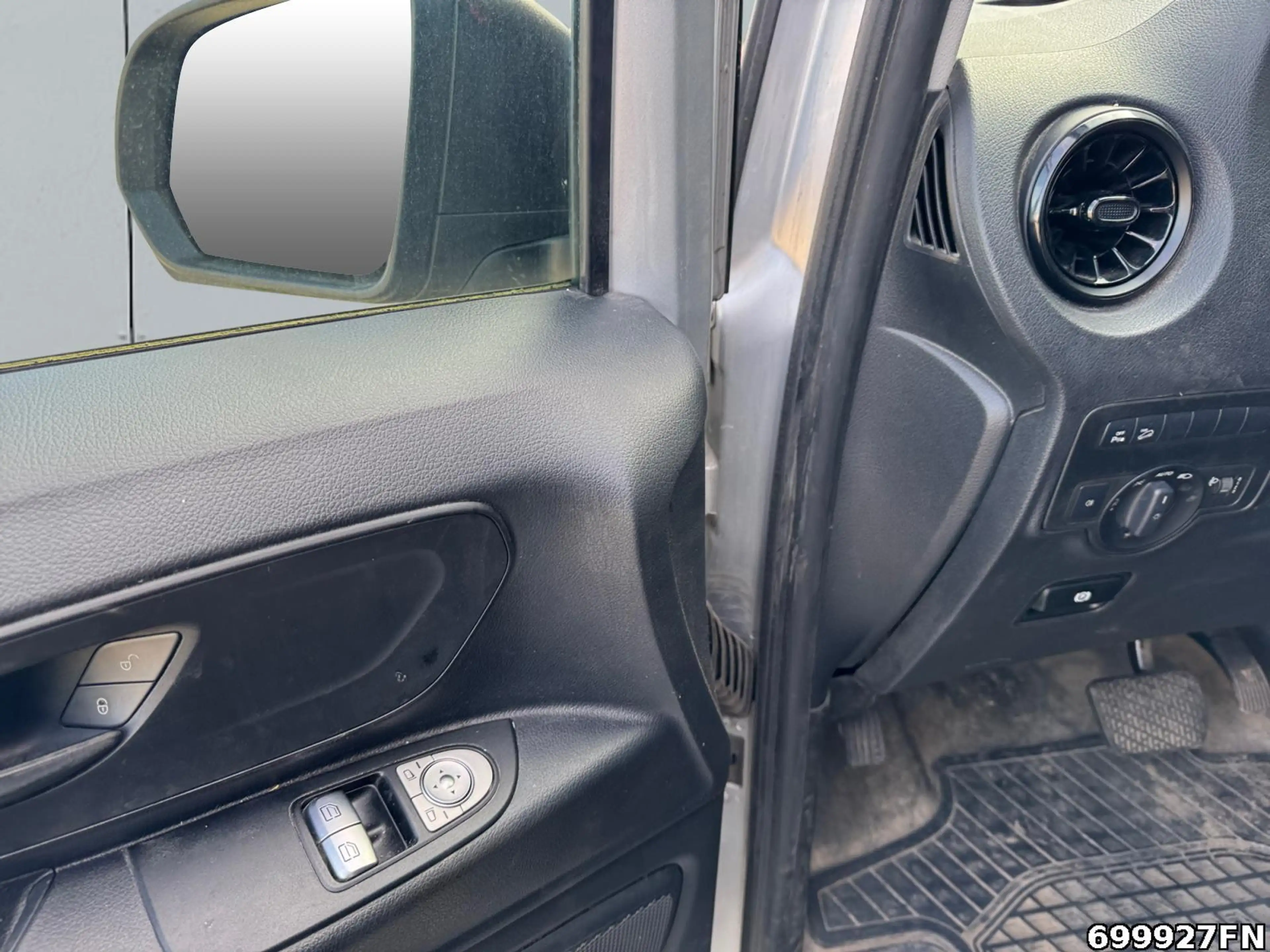 Mercedes-Benz Vito 114 CDI 4x4 Mixto Standheizung*SORTIMO*AHK* — photo 15