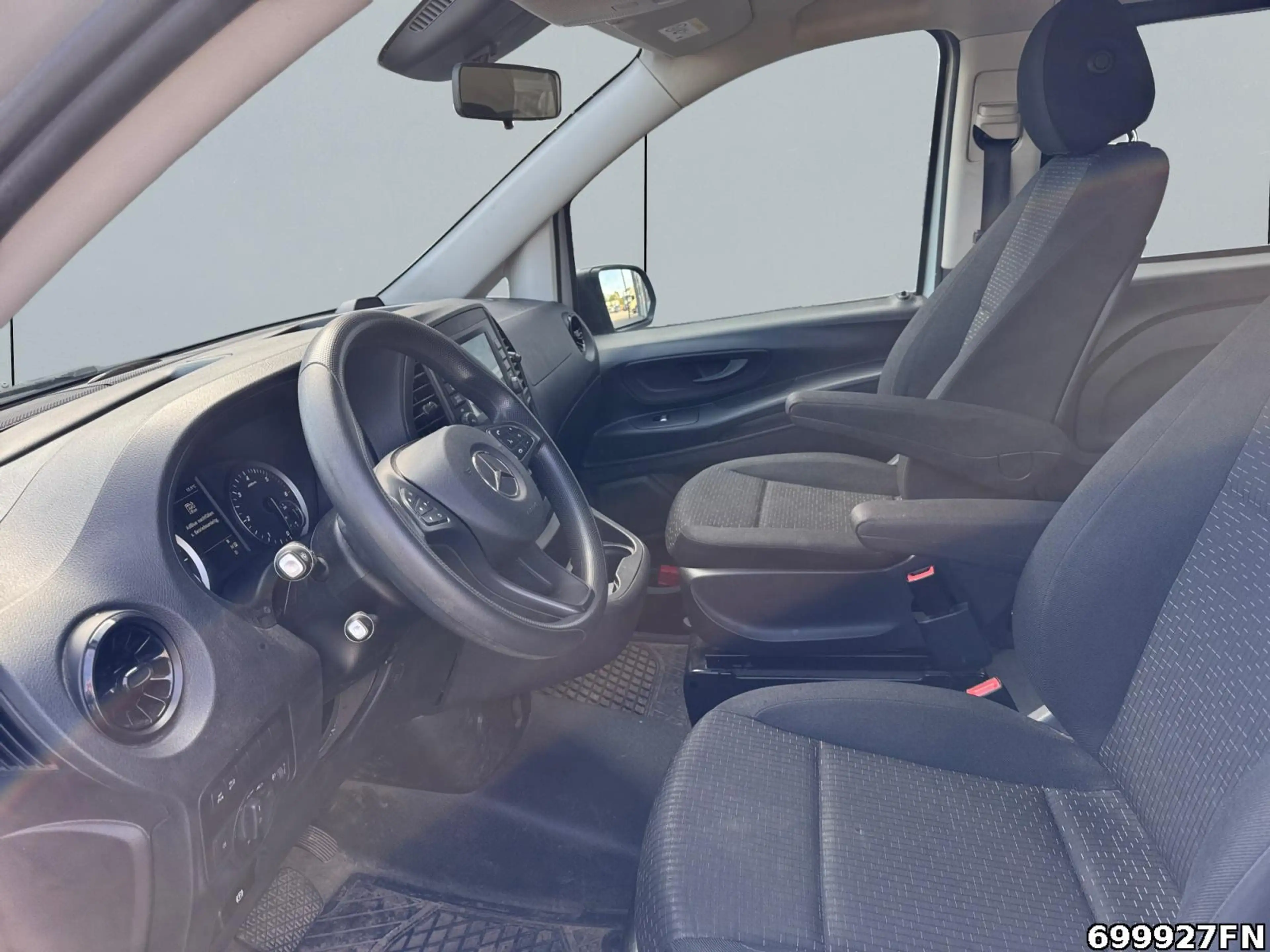 Mercedes-Benz Vito 114 CDI 4x4 Mixto Standheizung*SORTIMO*AHK* — photo 8