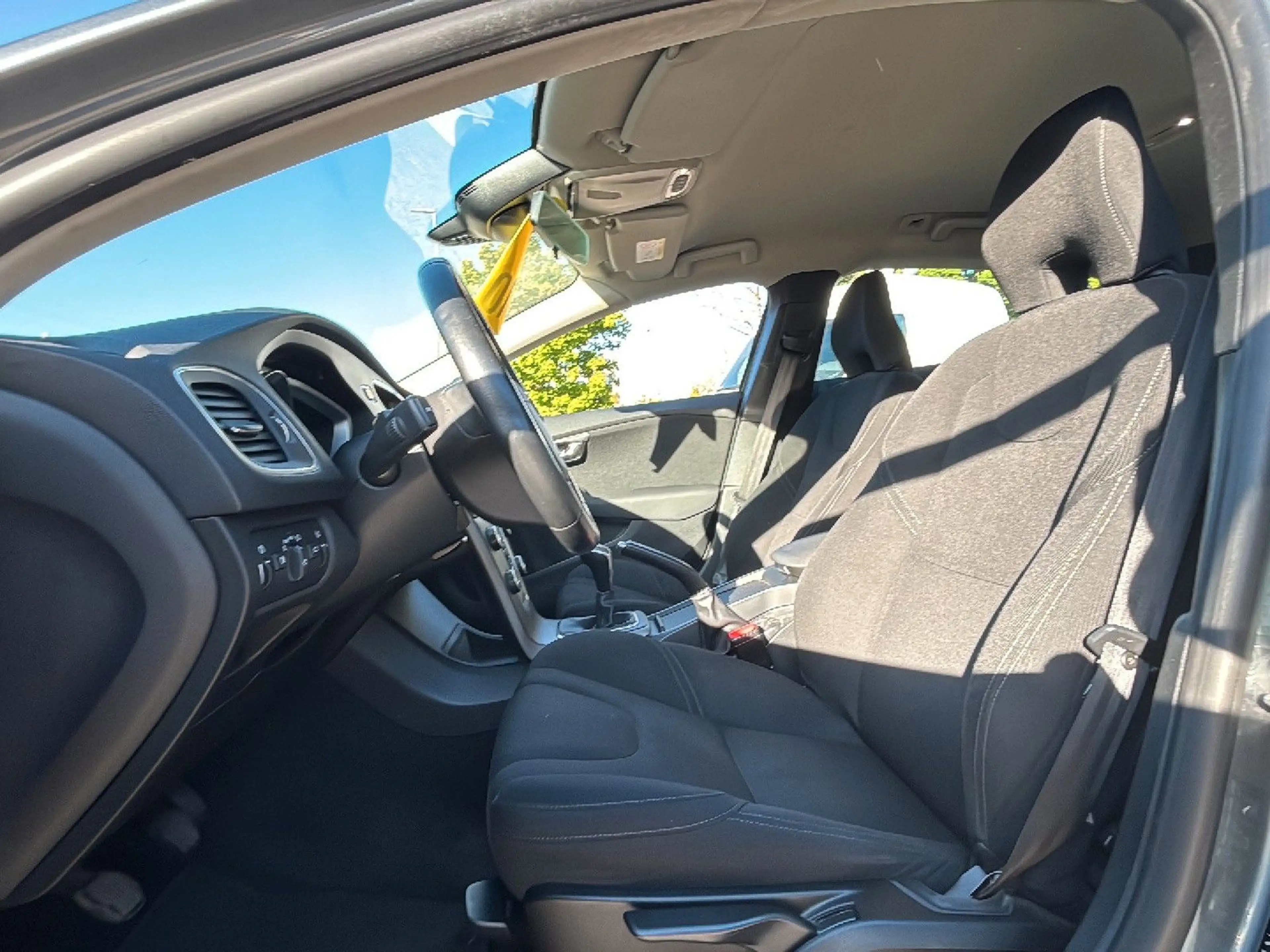 Volvo V40 Kinetic | Navi | LED | Kam | PDC | Tempo — photo 10