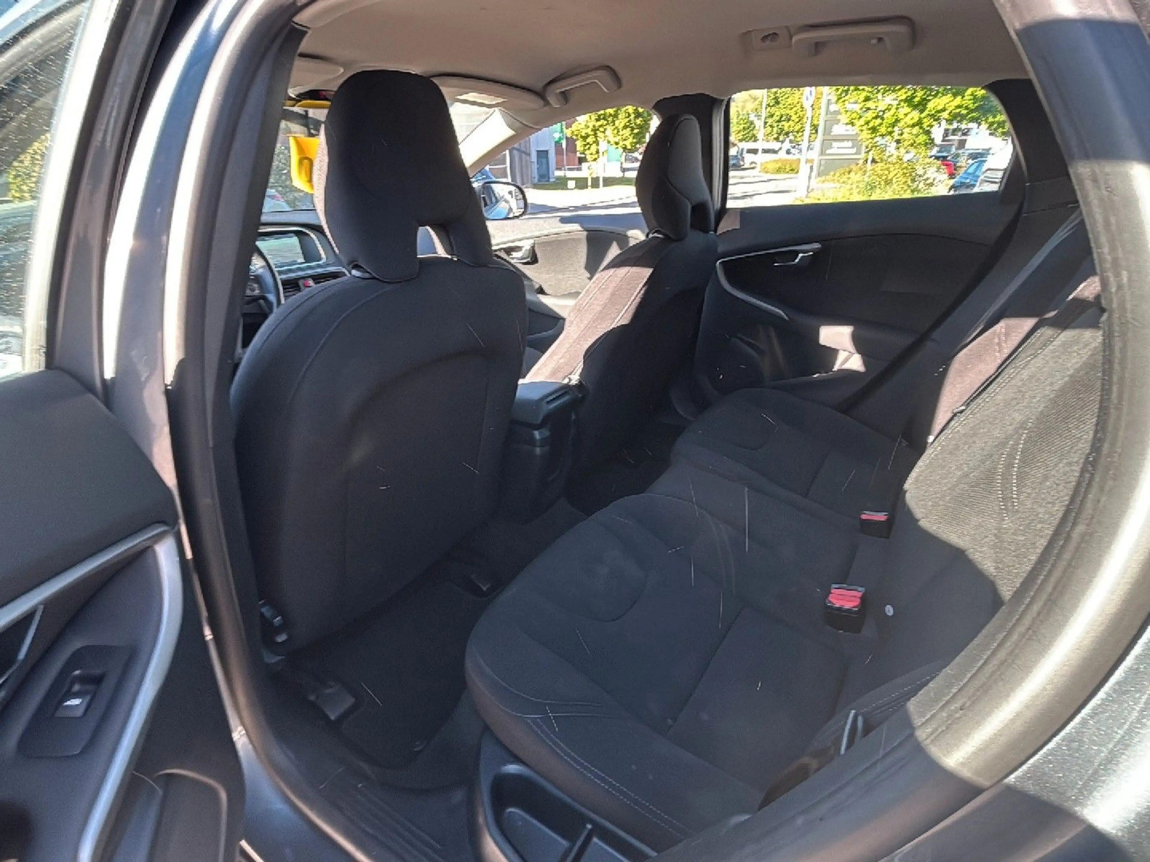Volvo V40 Kinetic | Navi | LED | Kam | PDC | Tempo — photo 13