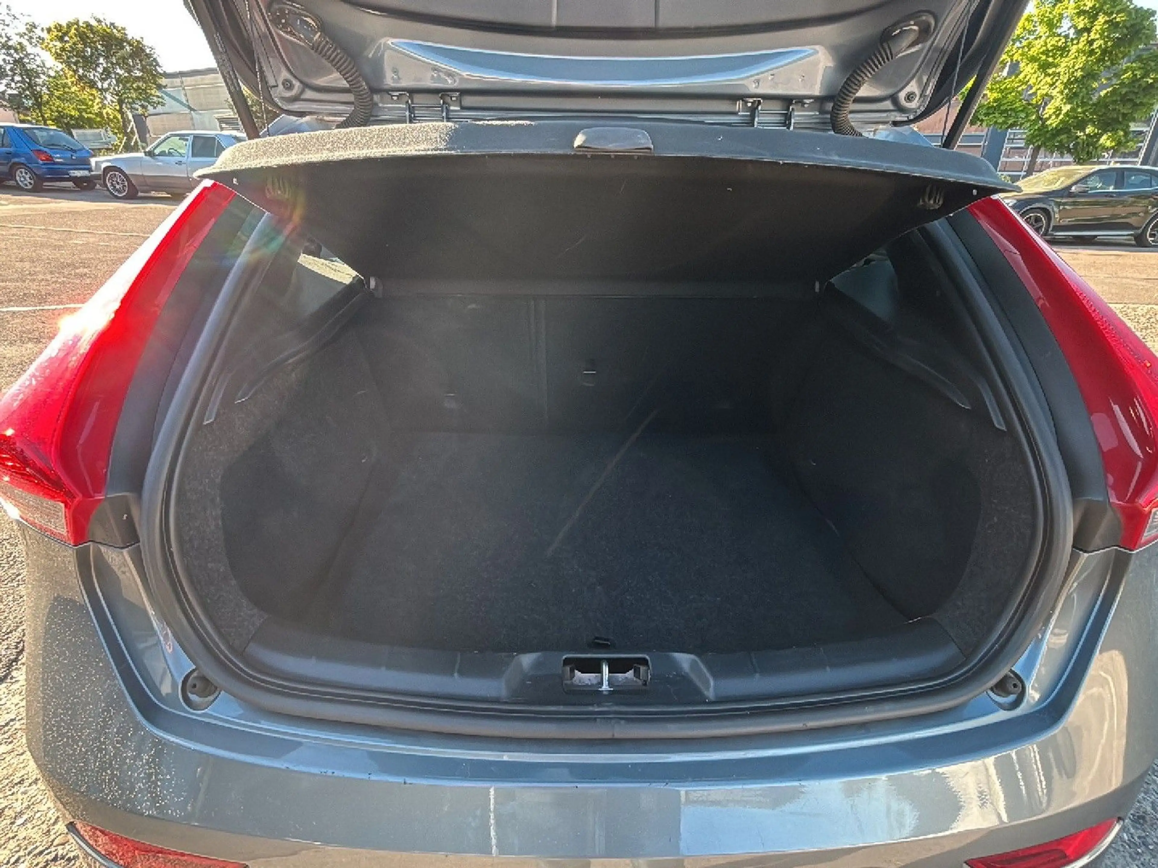 Volvo V40 Kinetic | Navi | LED | Kam | PDC | Tempo — photo 15