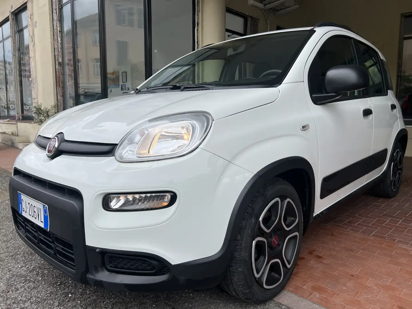 Fiat New Panda 1.0 hybrid City Cross s&s 70cv White - 1