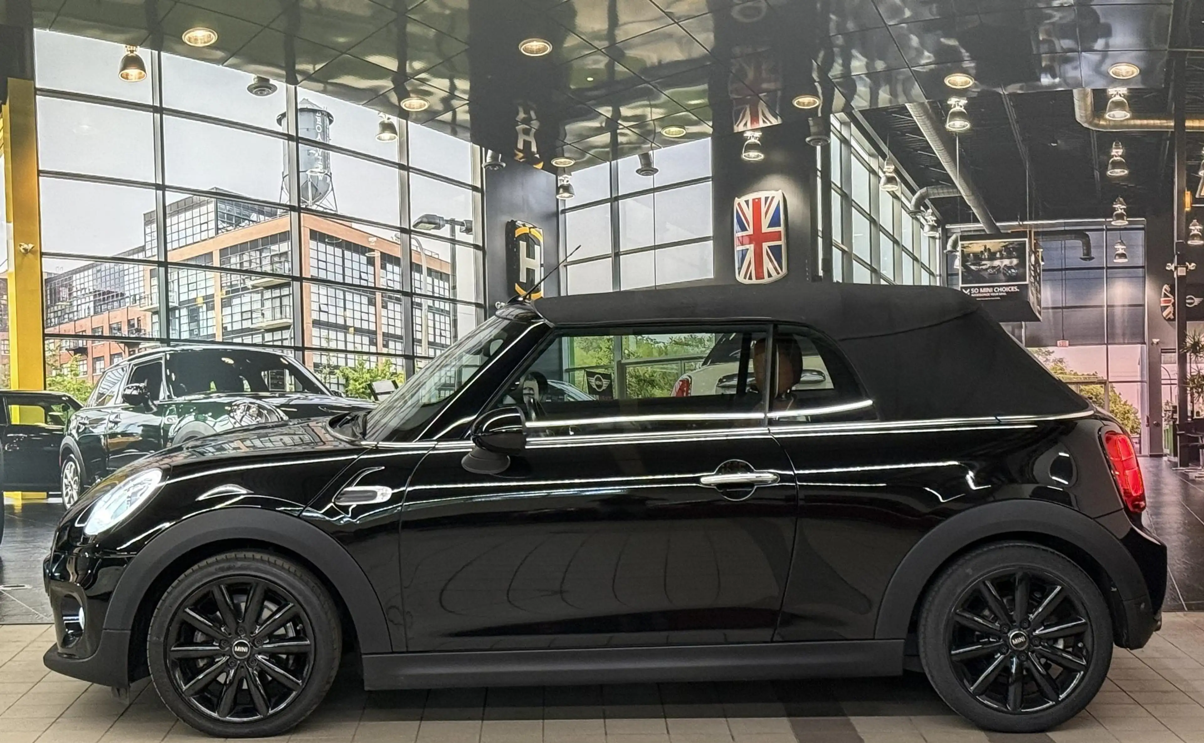 MINI Cooper Cabrio AUT LEDER|NAVI|LED\1E EIG — photo 7