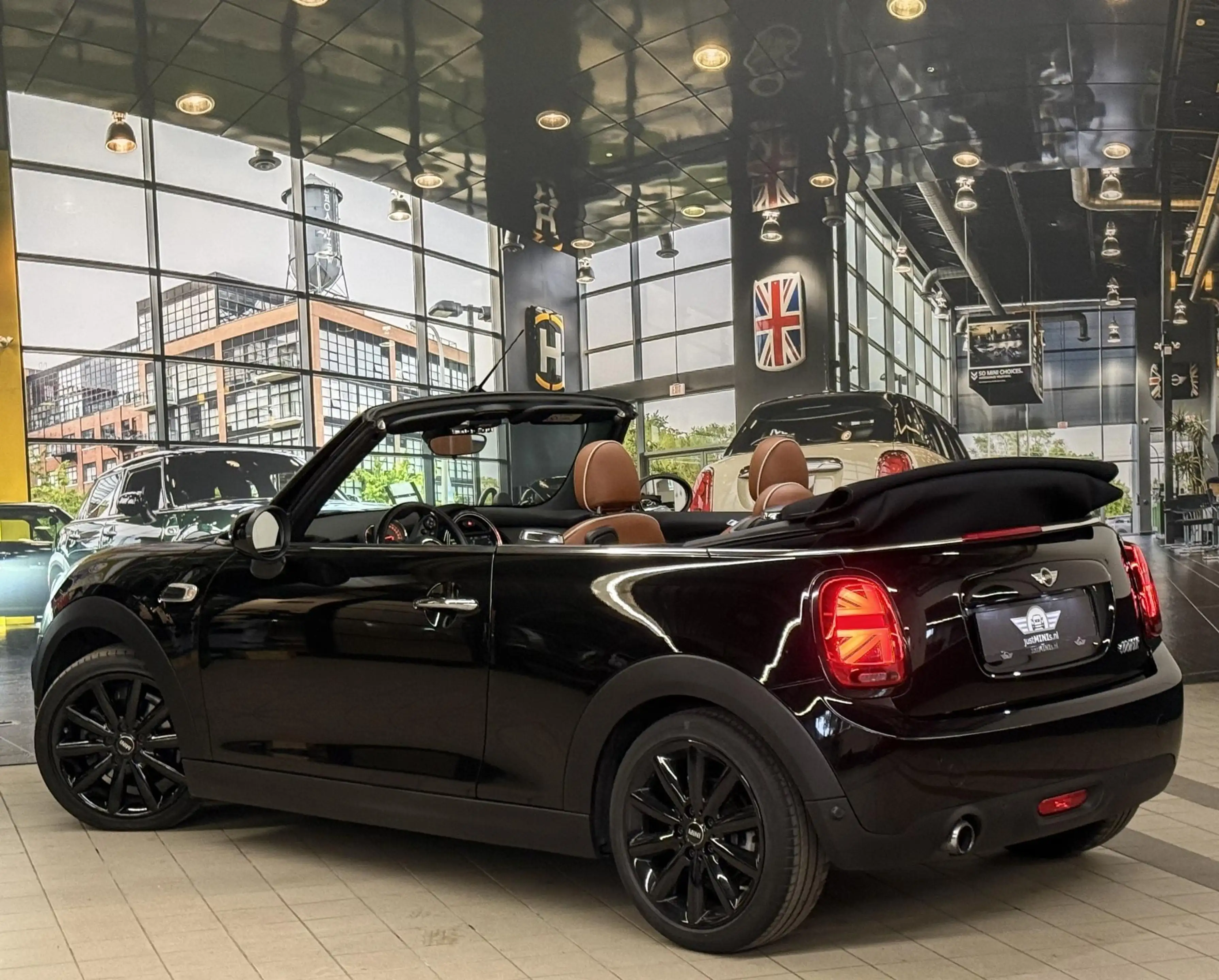 MINI Cooper Cabrio AUT LEDER|NAVI|LED\1E EIG — photo 13