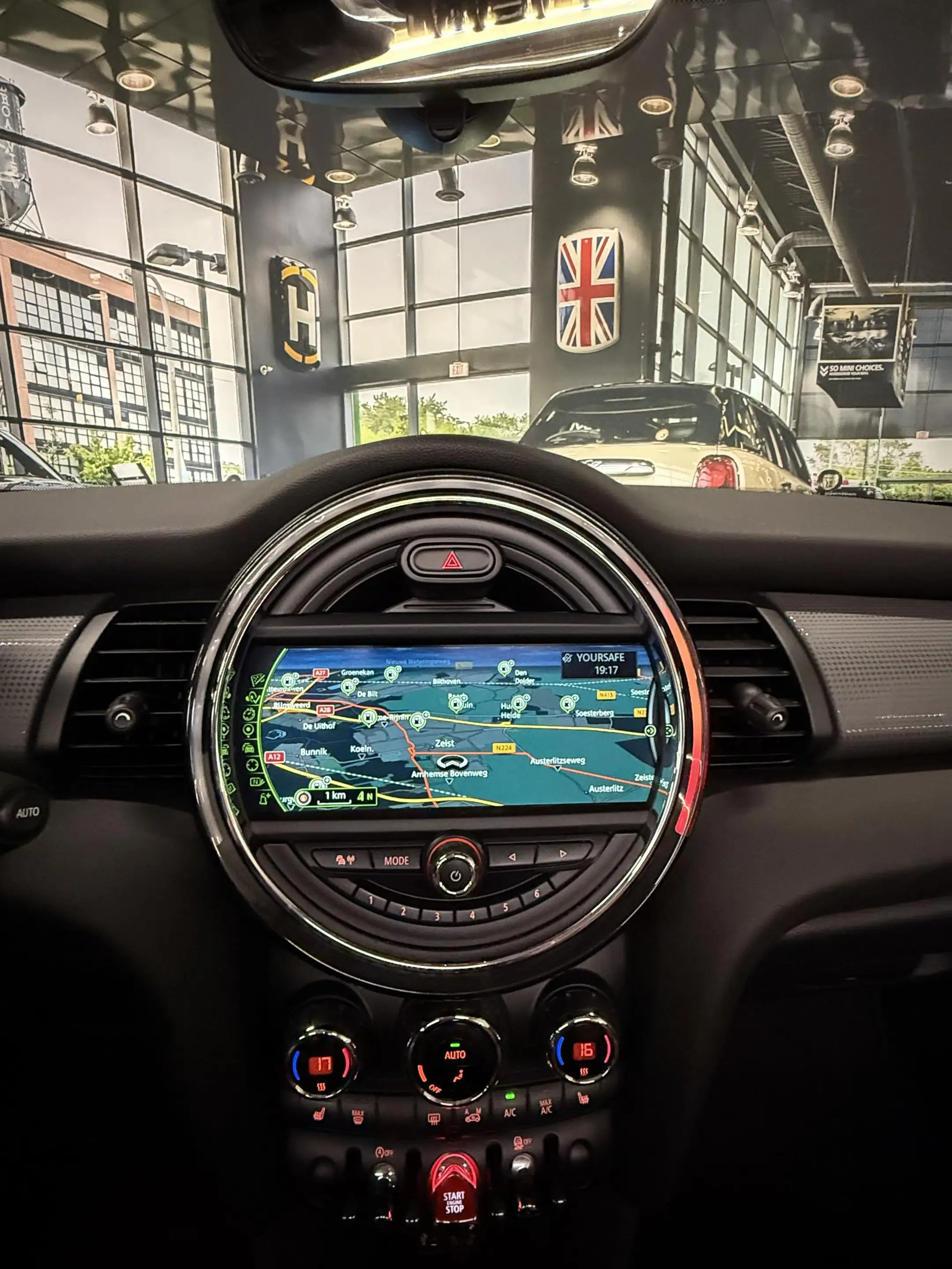 MINI Cooper Cabrio AUT LEDER|NAVI|LED\1E EIG — photo 15