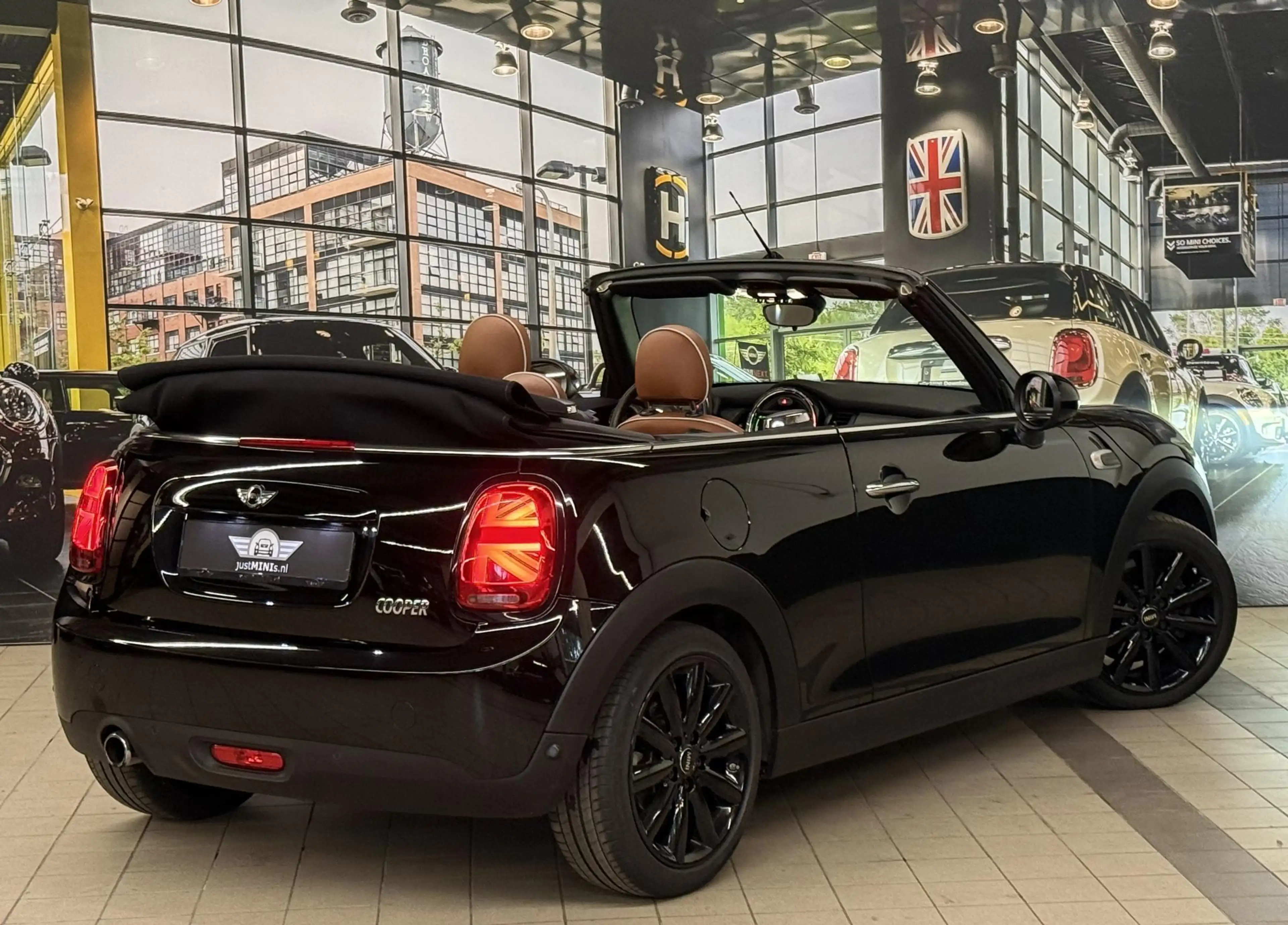 MINI Cooper Cabrio AUT LEDER|NAVI|LED\1E EIG — photo 12