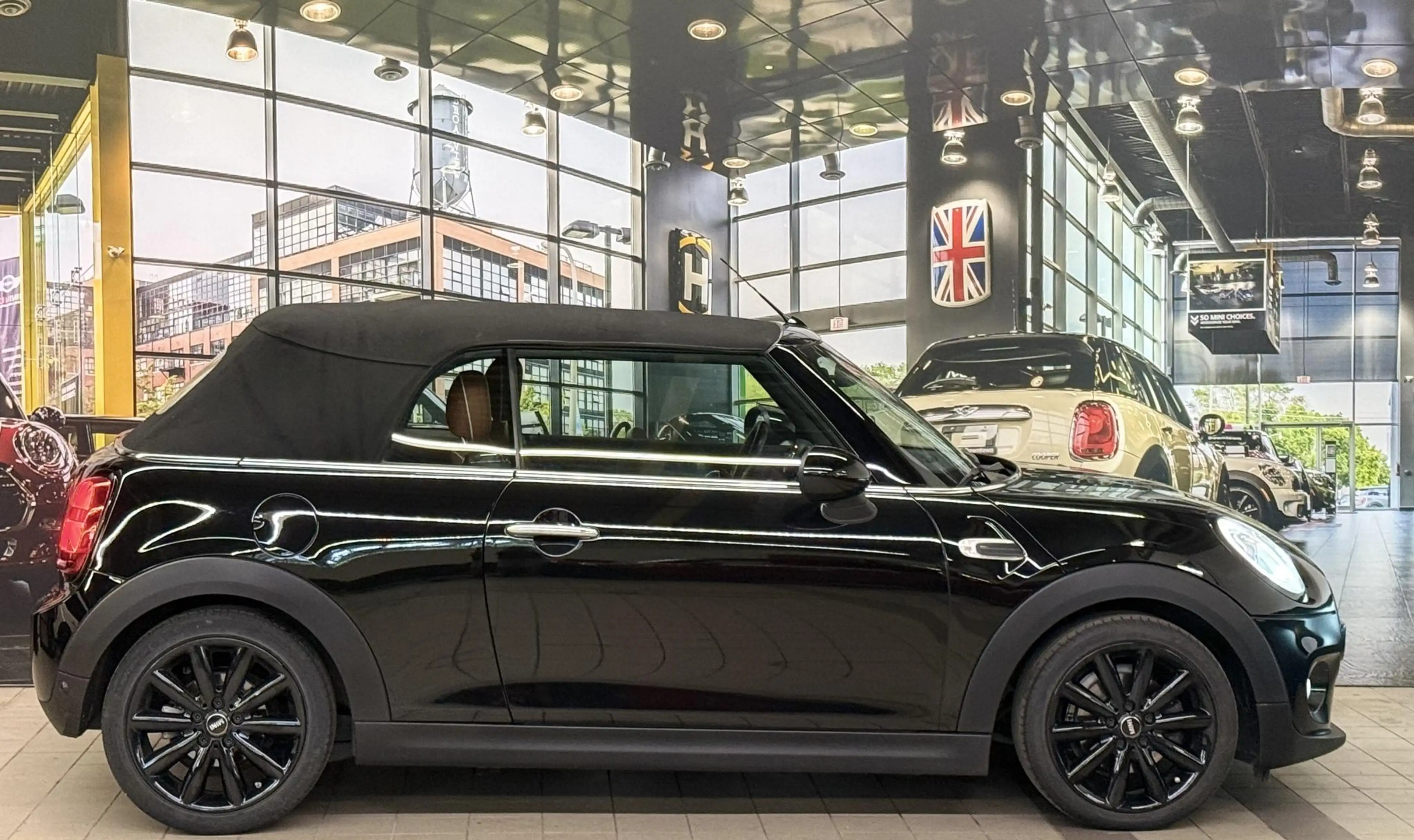 MINI Cooper Cabrio AUT LEDER|NAVI|LED\1E EIG — photo 6