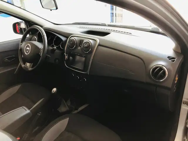 Dacia Sandero view 11