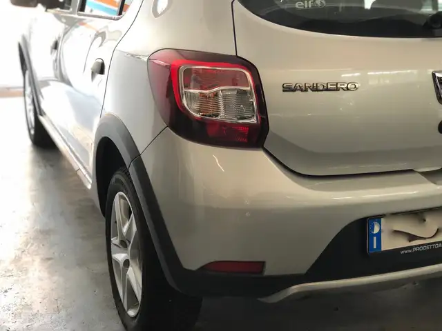 Dacia Sandero view 5