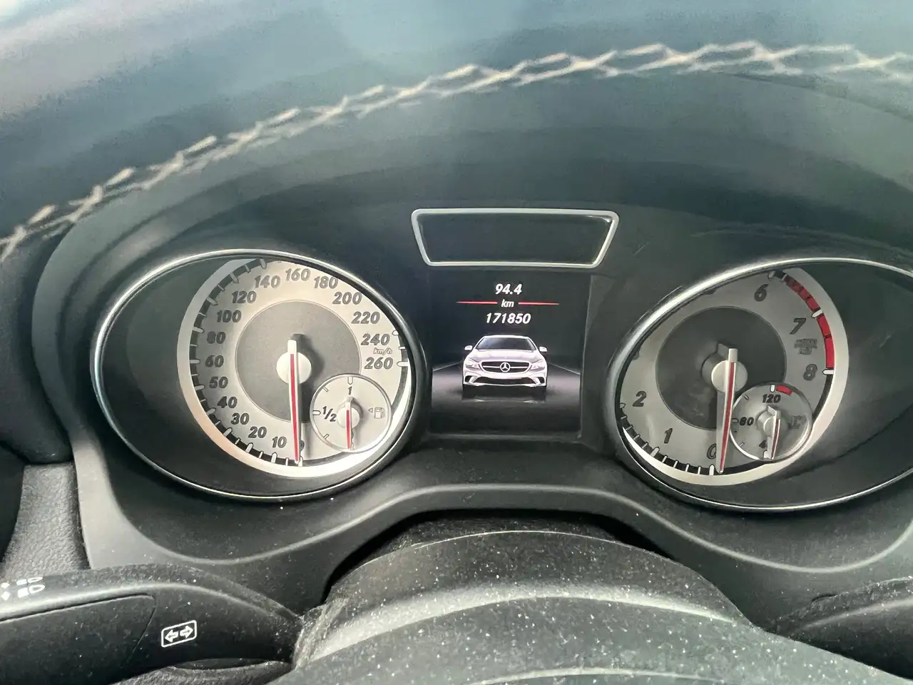 Mercedes-Benz CLA снимка Mercedes-Benz CLA