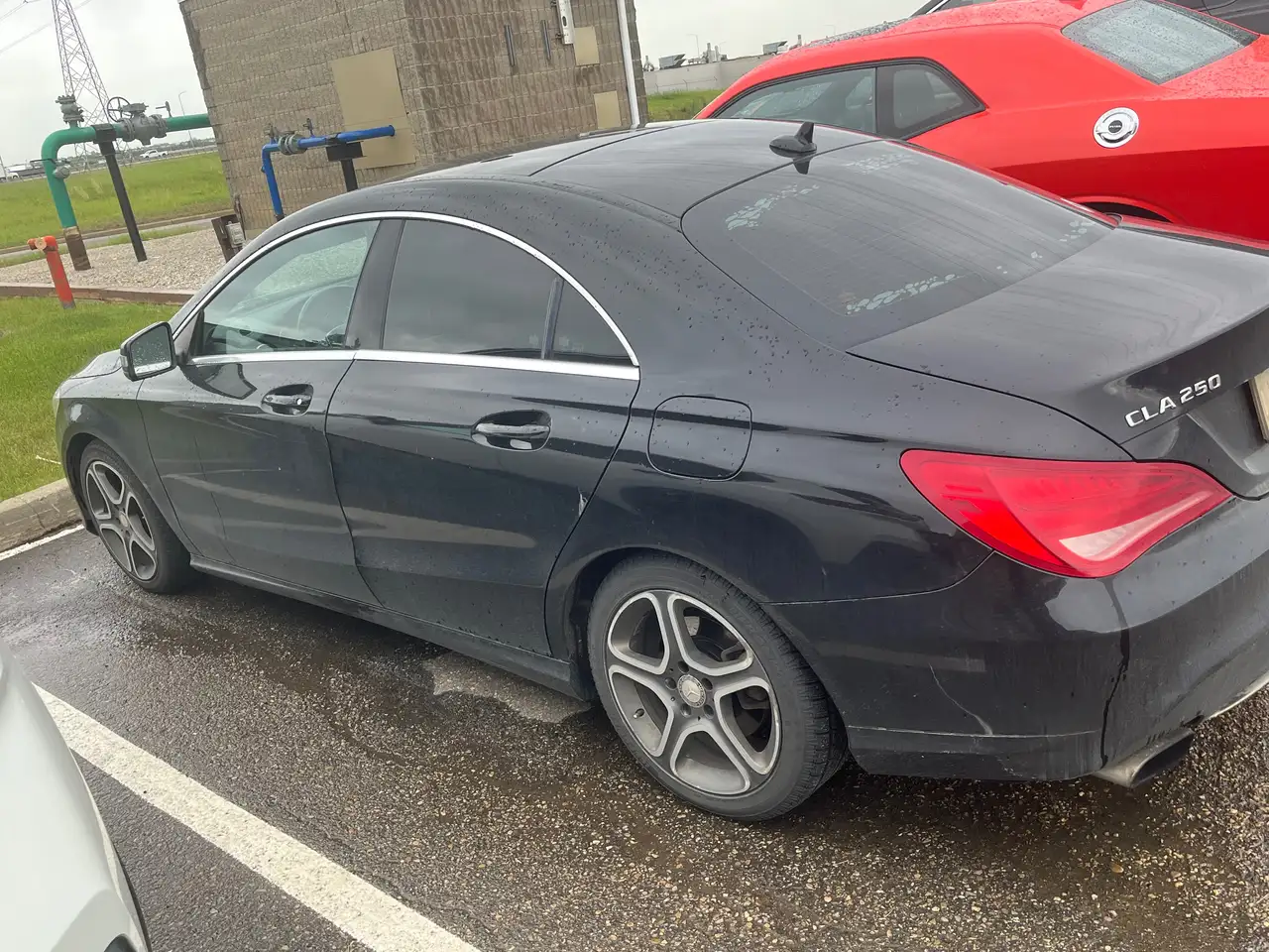 Mercedes-Benz CLA снимка Mercedes-Benz CLA