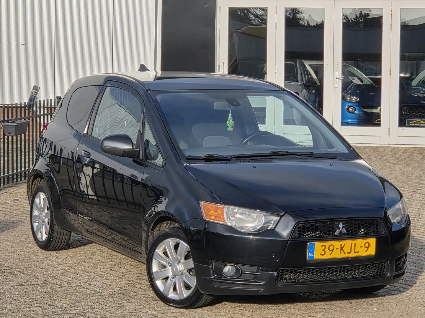 Mitsubishi Colt 1.3 Intro Edition AIRCO|CRUISE CONTROL|ELEKTRISCHE Zwart - 2