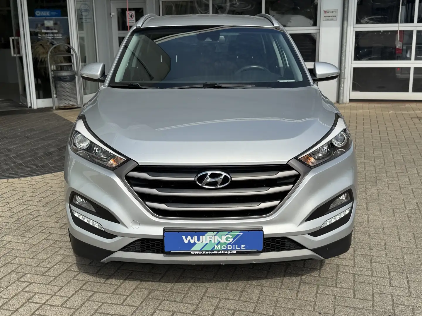 Hyundai TUCSON Trend 2WD Verkehrszeichenerkennug LED AHK Silber - 2