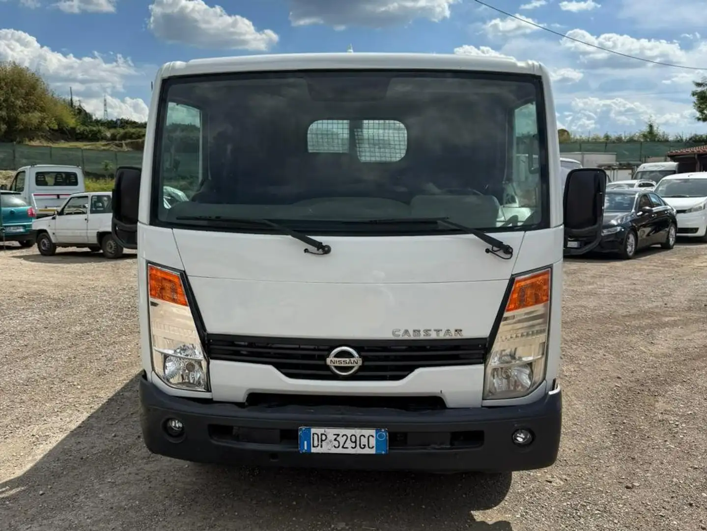 Nissan Cabstar Blanc - 2