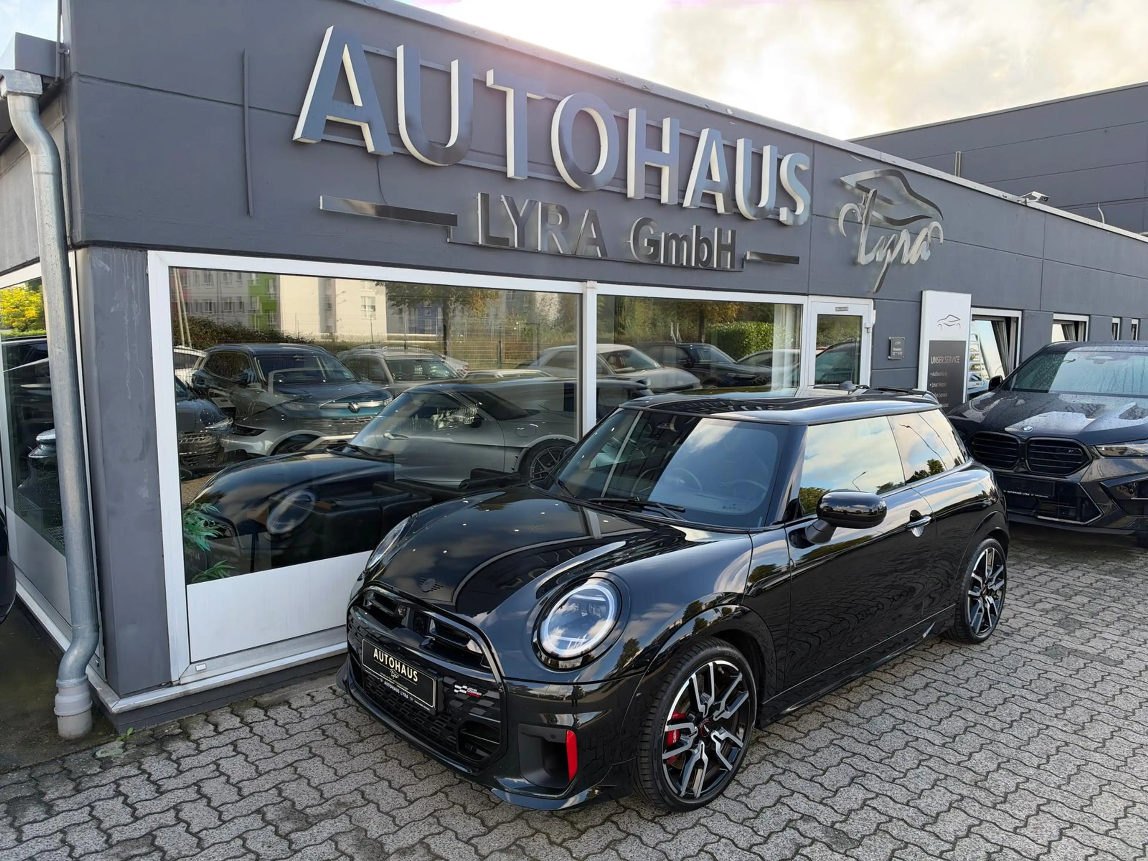 MINI John Cooper Works LED*NAVI*HUD*H&K*PANO*360°KAM* — photo 2