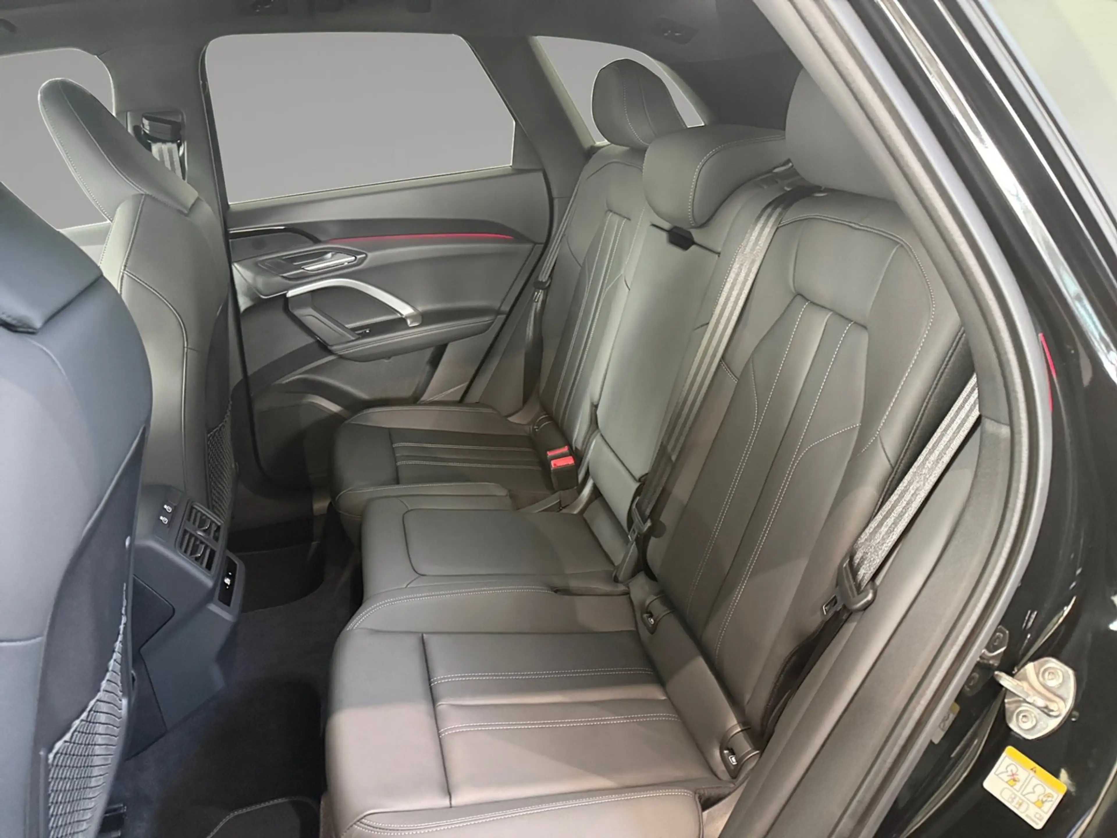 Audi Q5 SUV TFSI 150 kW — photo 15