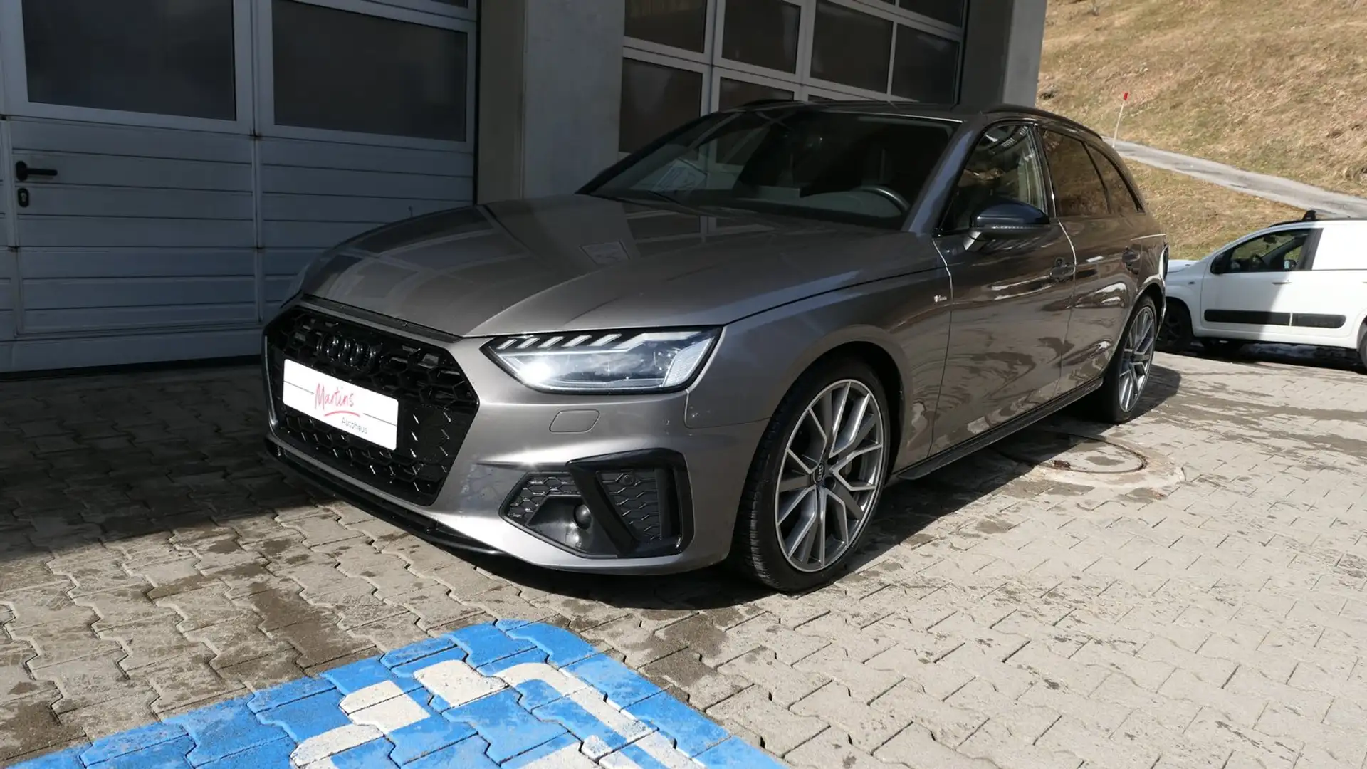 Audi A4 45 TDI quattro S line Grau - 1