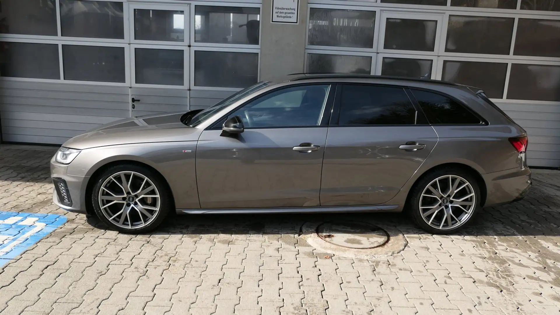 Audi A4 45 TDI quattro S line Grau - 2