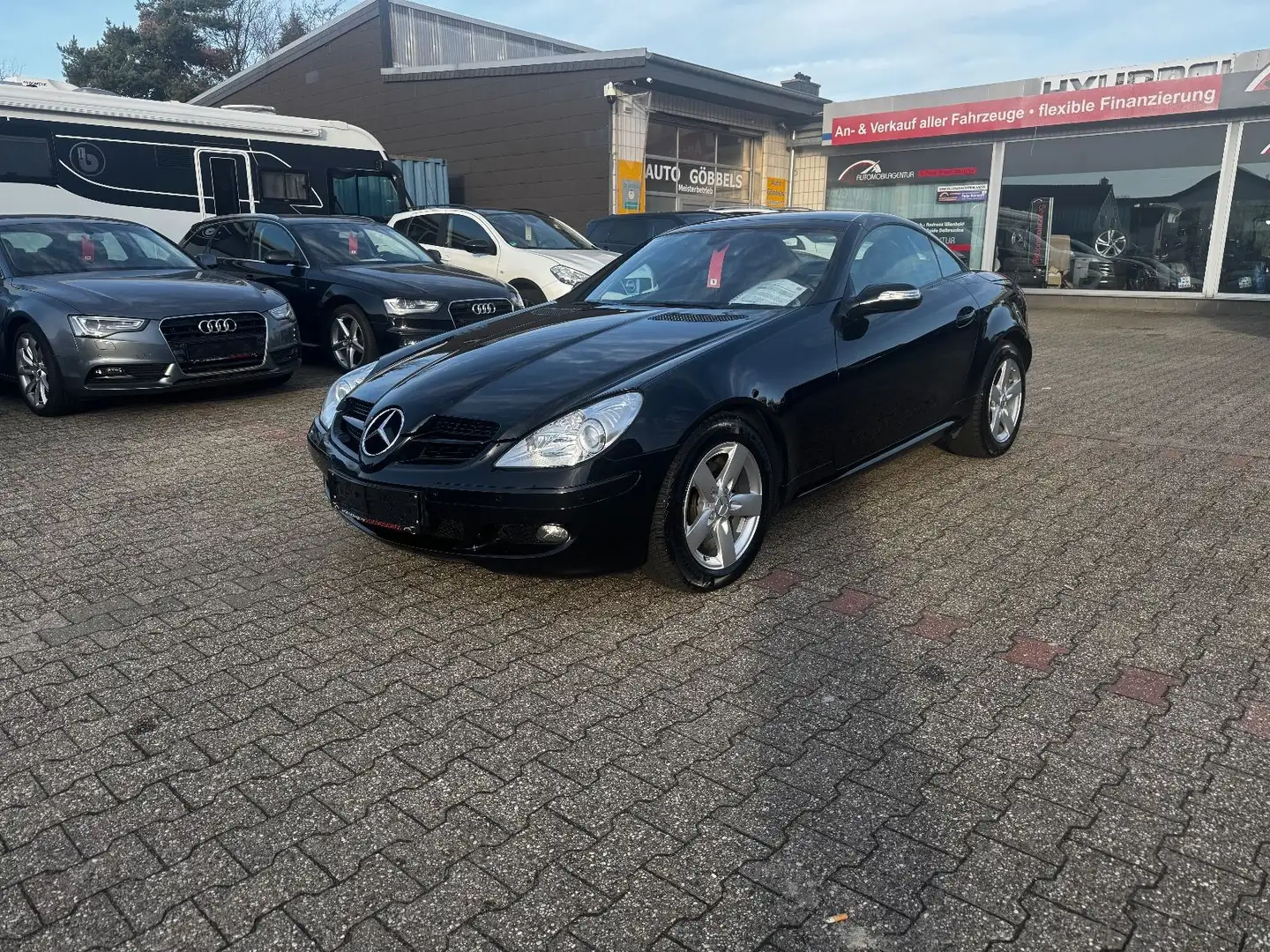 Mercedes-Benz SLK 200 Roadster Automatik Airscarf 2HD TOP! Schwarz - 1
